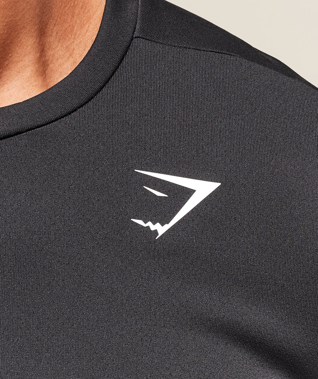 gymshark-arrival-regular-fit-t-shirt-black-ss22