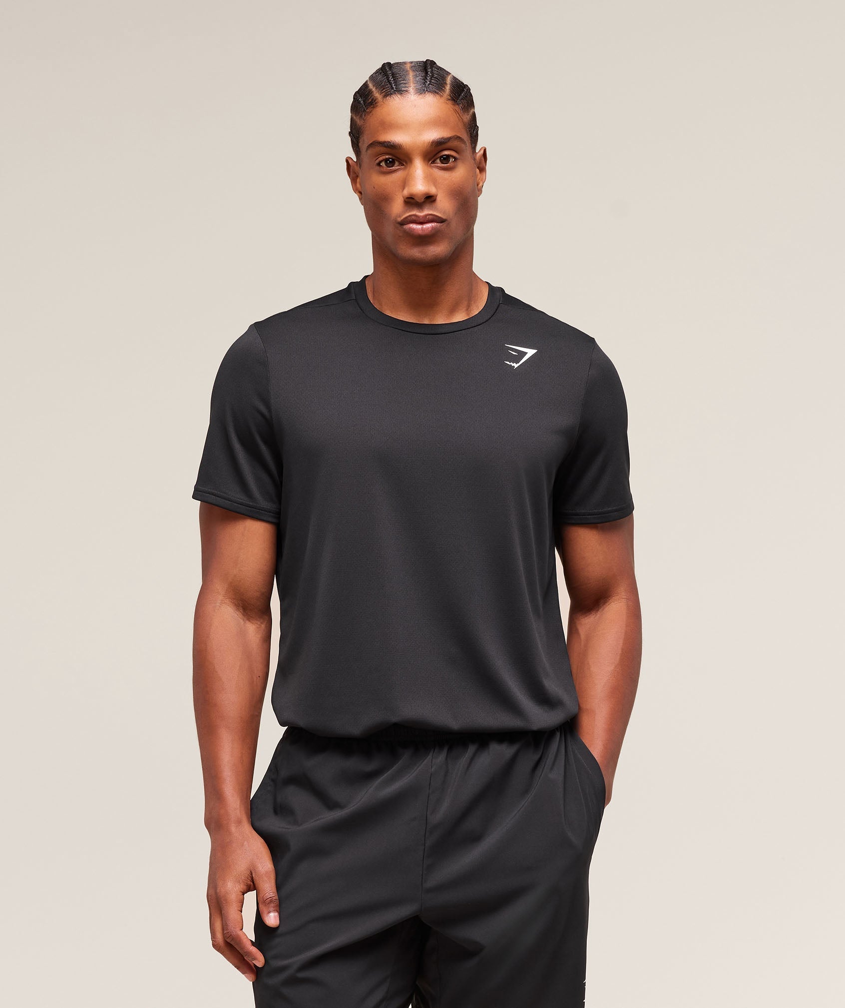 gymshark-arrival-regular-fit-t-shirt-black-ss22