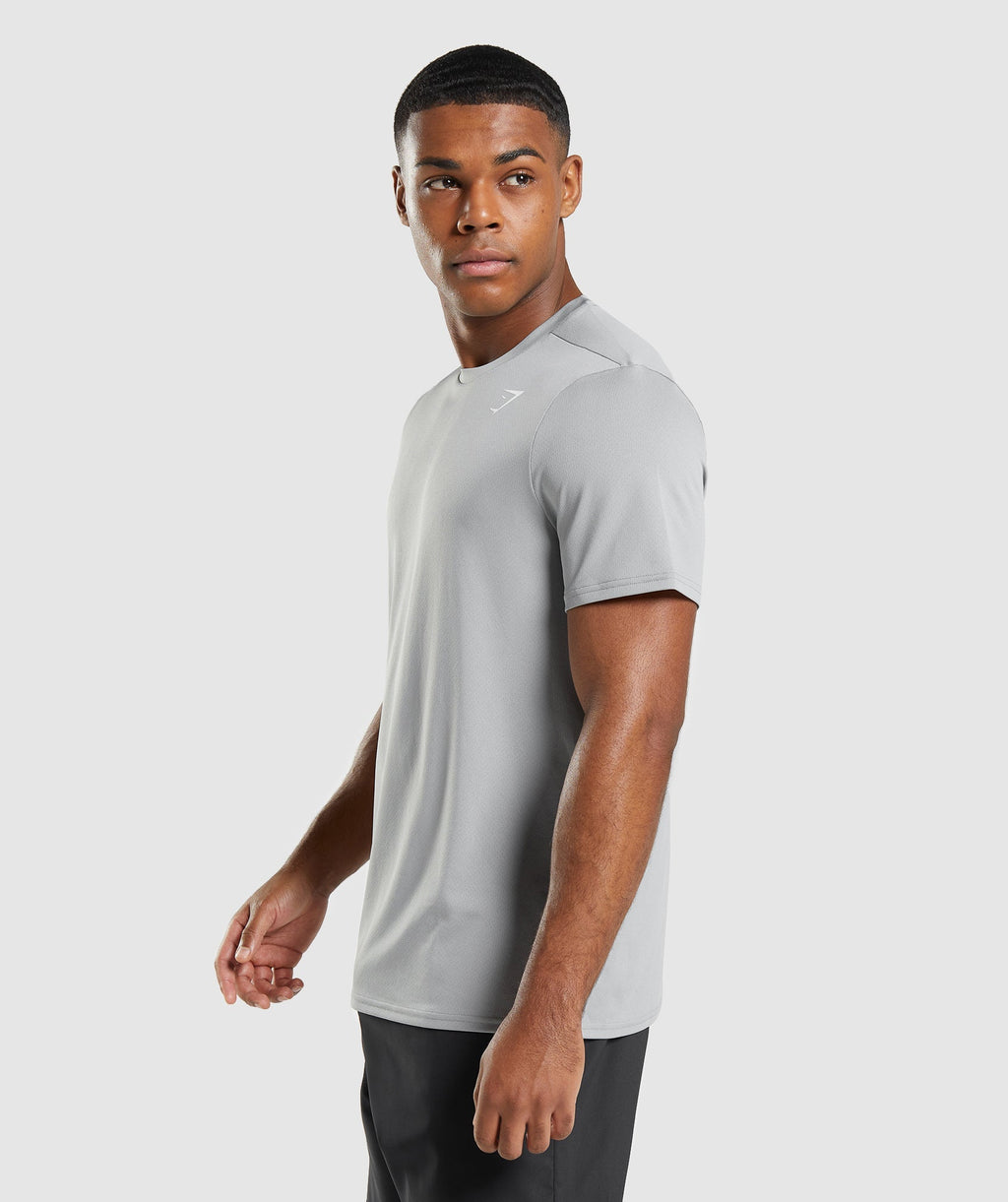 gymshark-arrival-regular-fit-t-shirt-smokey-grey-ss22