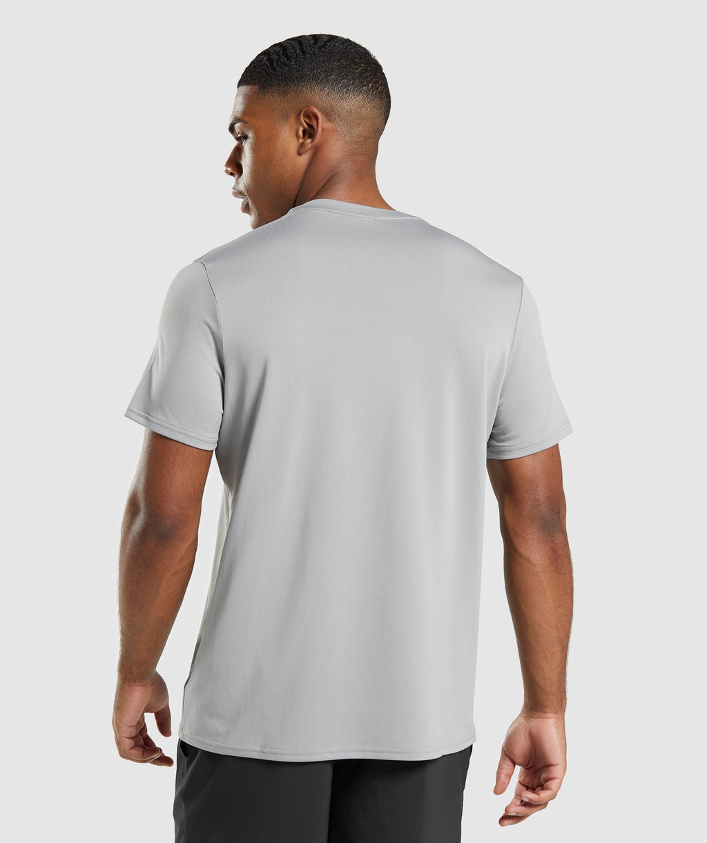 gymshark-arrival-regular-fit-t-shirt-smokey-grey-ss22