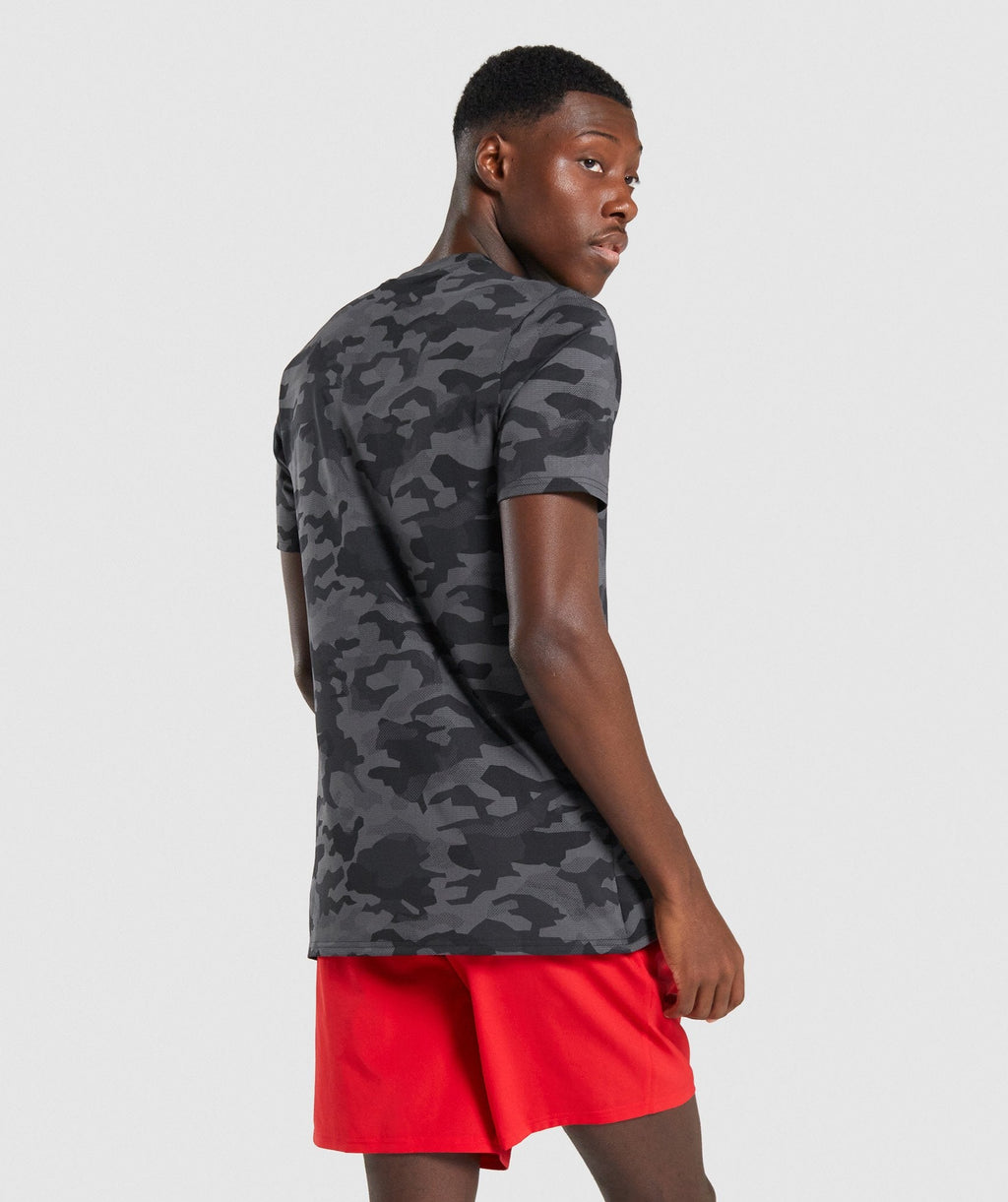 gymshark-arrival-t-shirt-black-grey-camo