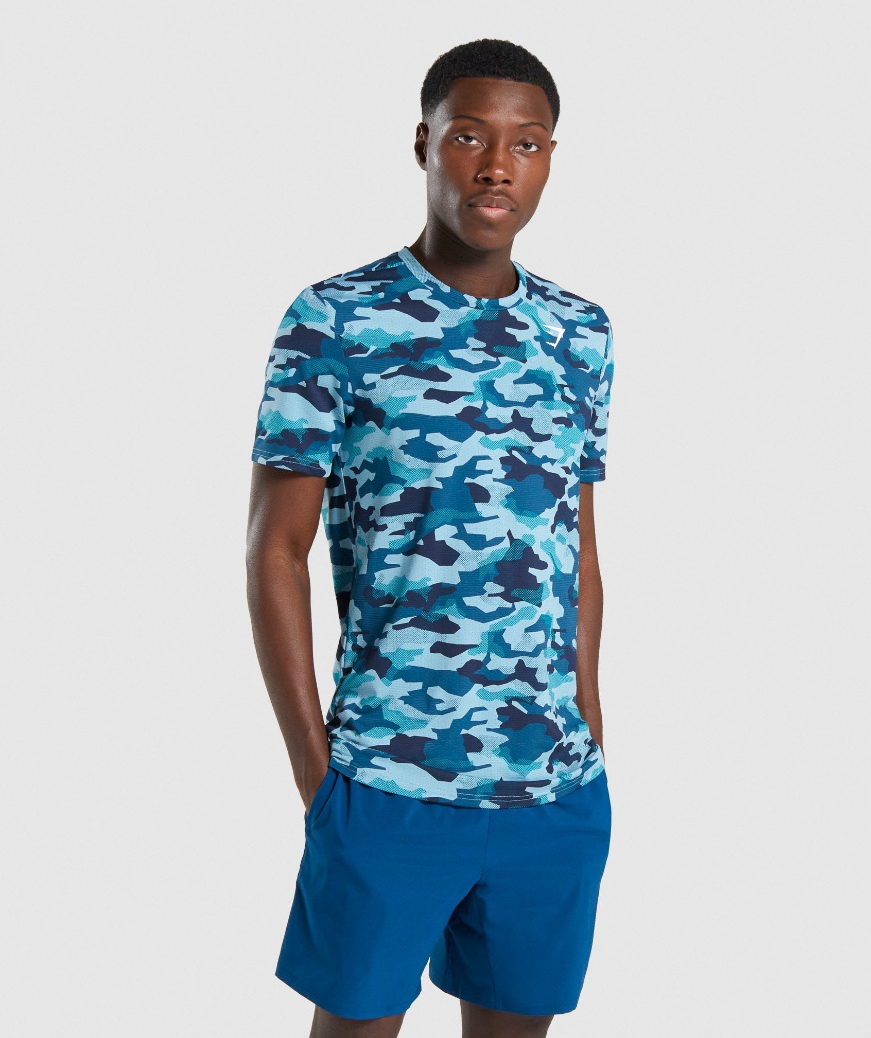 gymshark-arrival-t-shirt-teal-camo