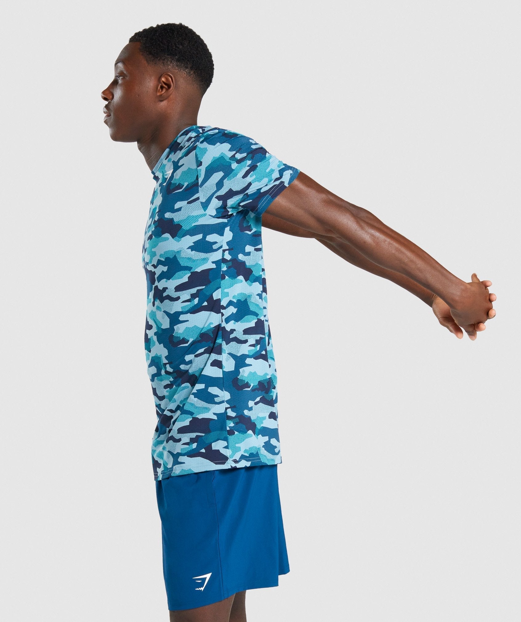 gymshark-arrival-t-shirt-teal-camo