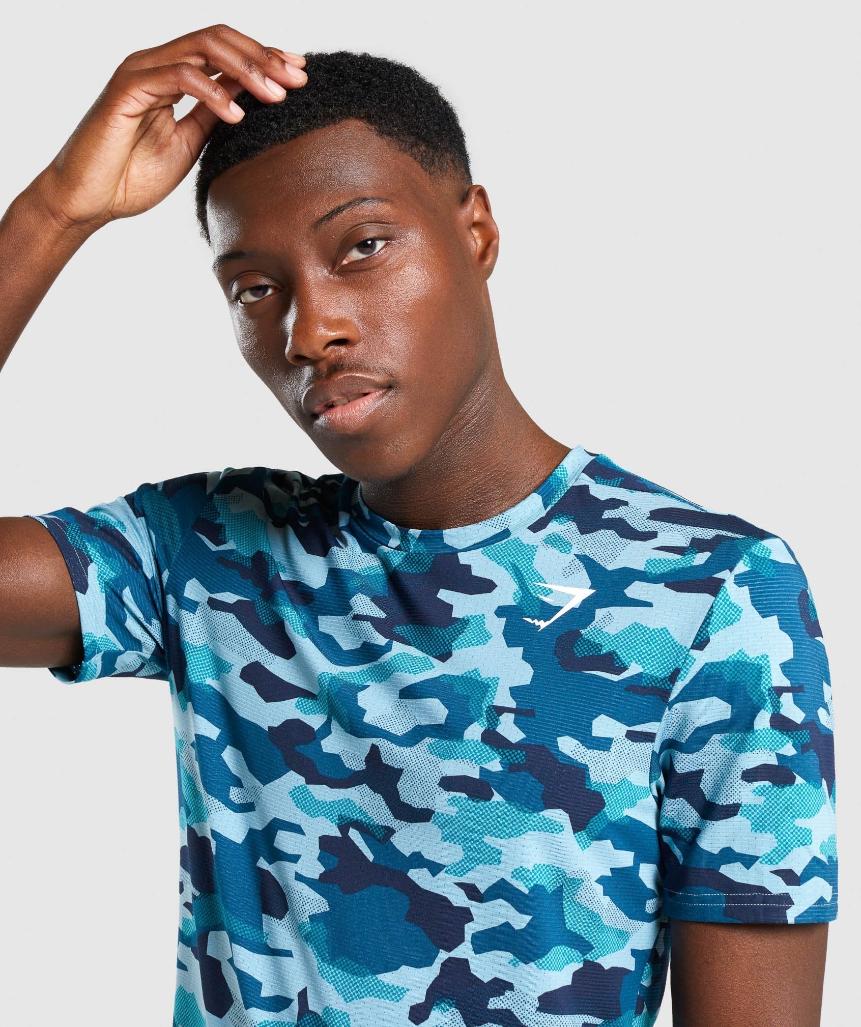 gymshark-arrival-t-shirt-teal-camo