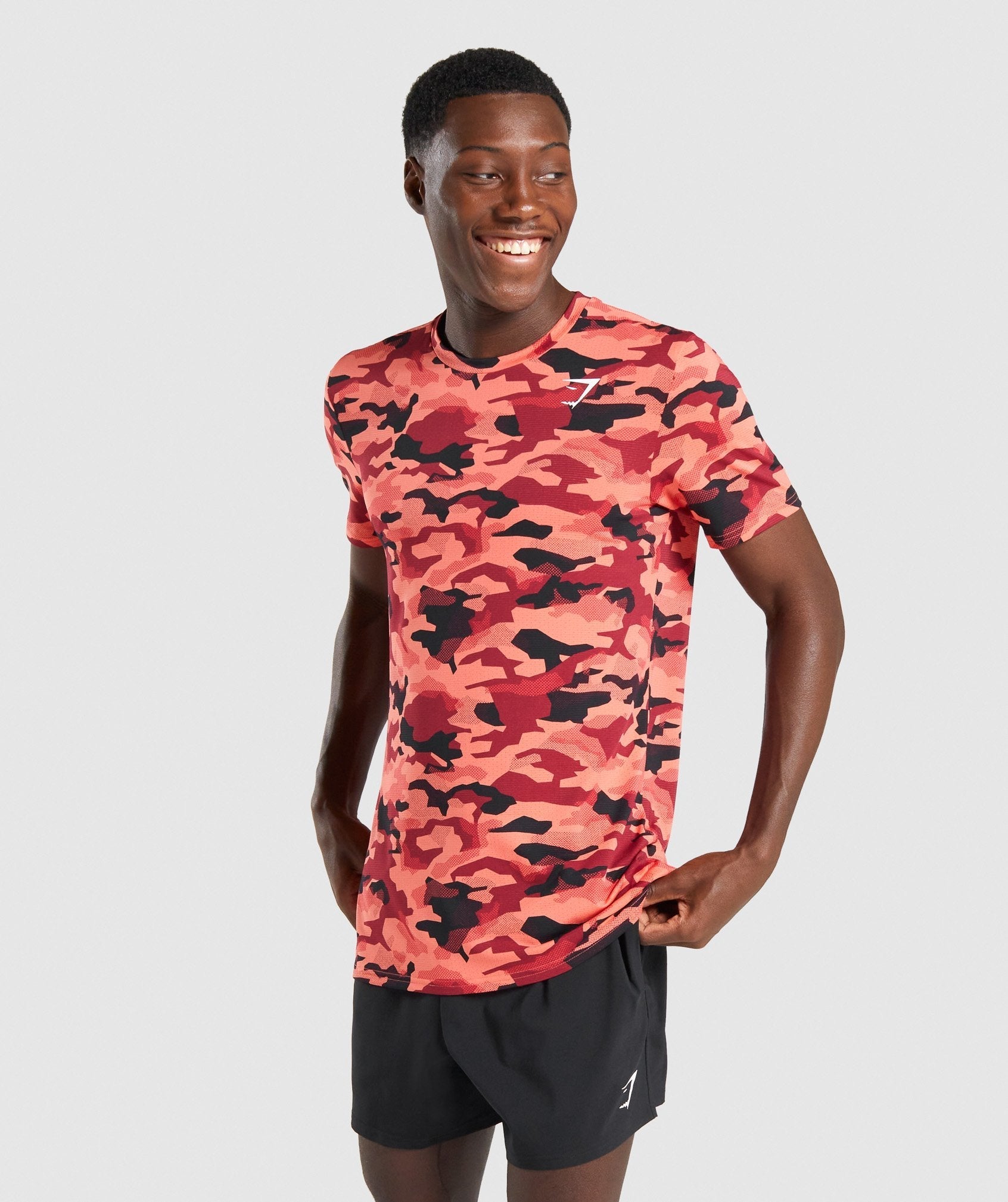 gymshark-arrival-t-shirt-red-camo