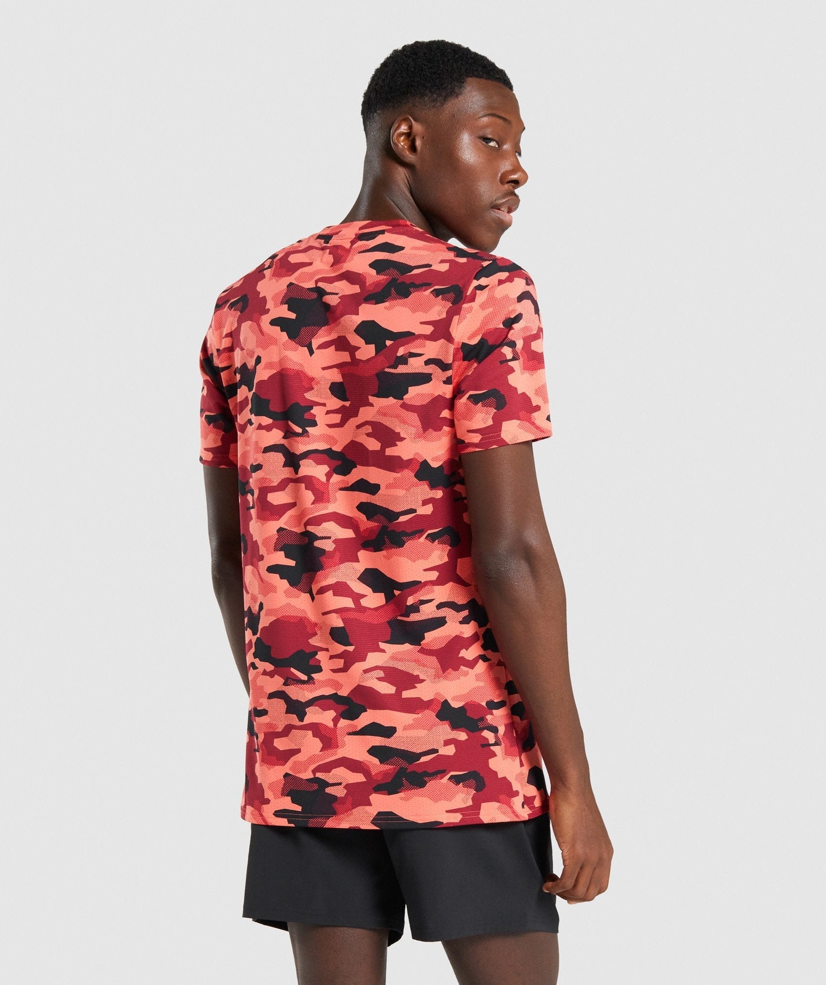 gymshark-arrival-t-shirt-red-camo