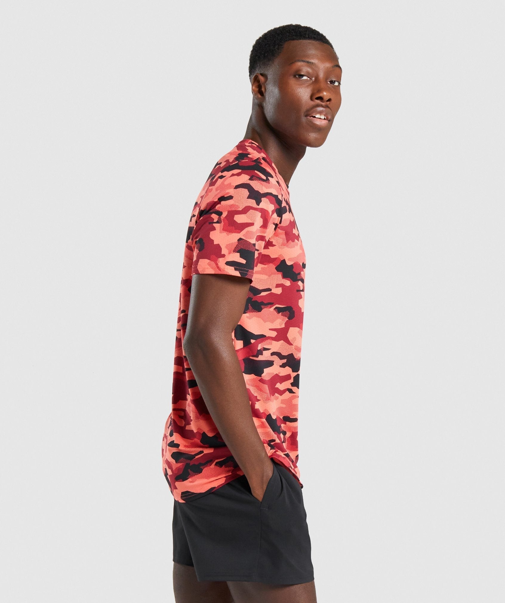 gymshark-arrival-t-shirt-red-camo