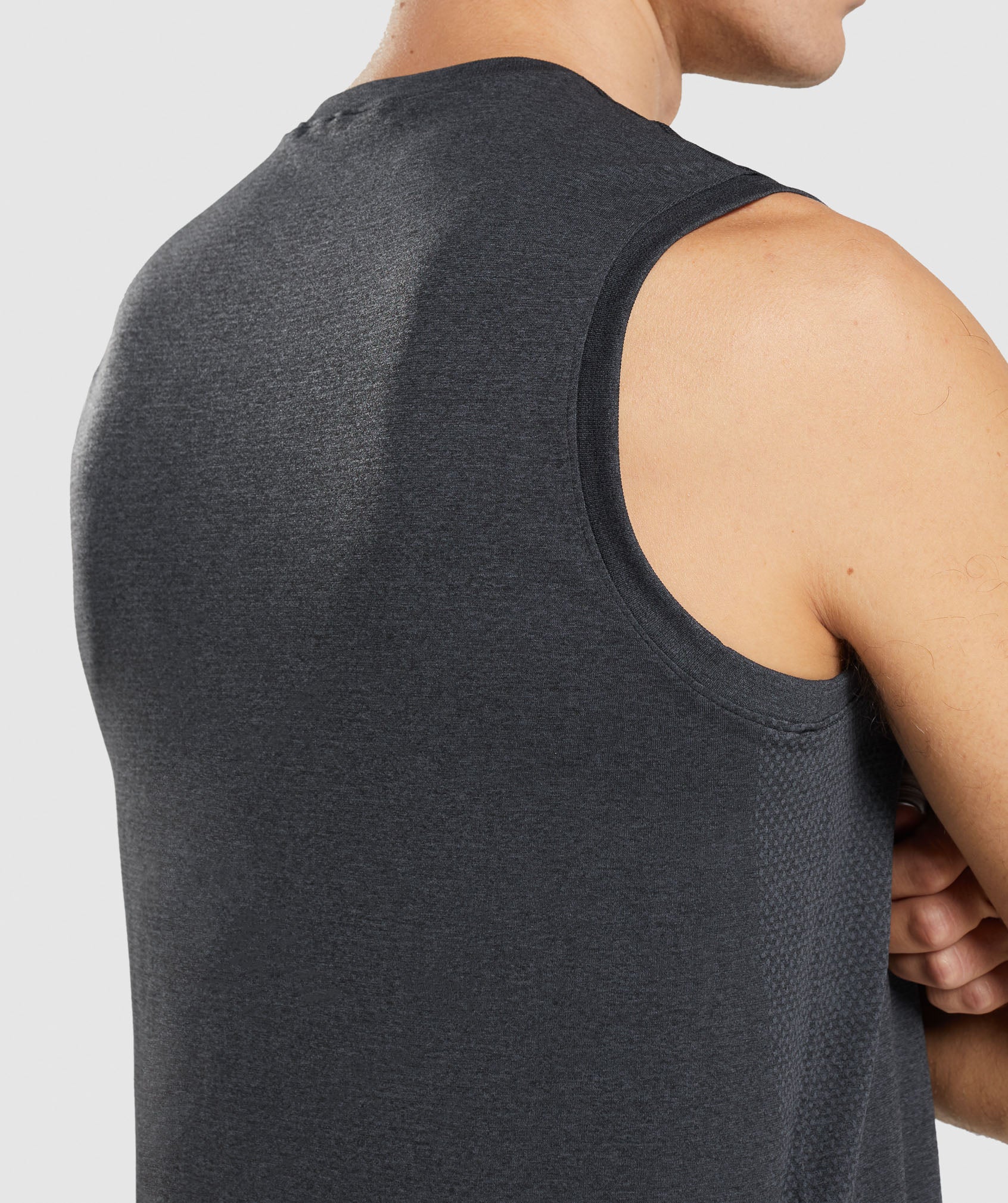 gymshark-arrival-seamless-tank-black-marl-aw21