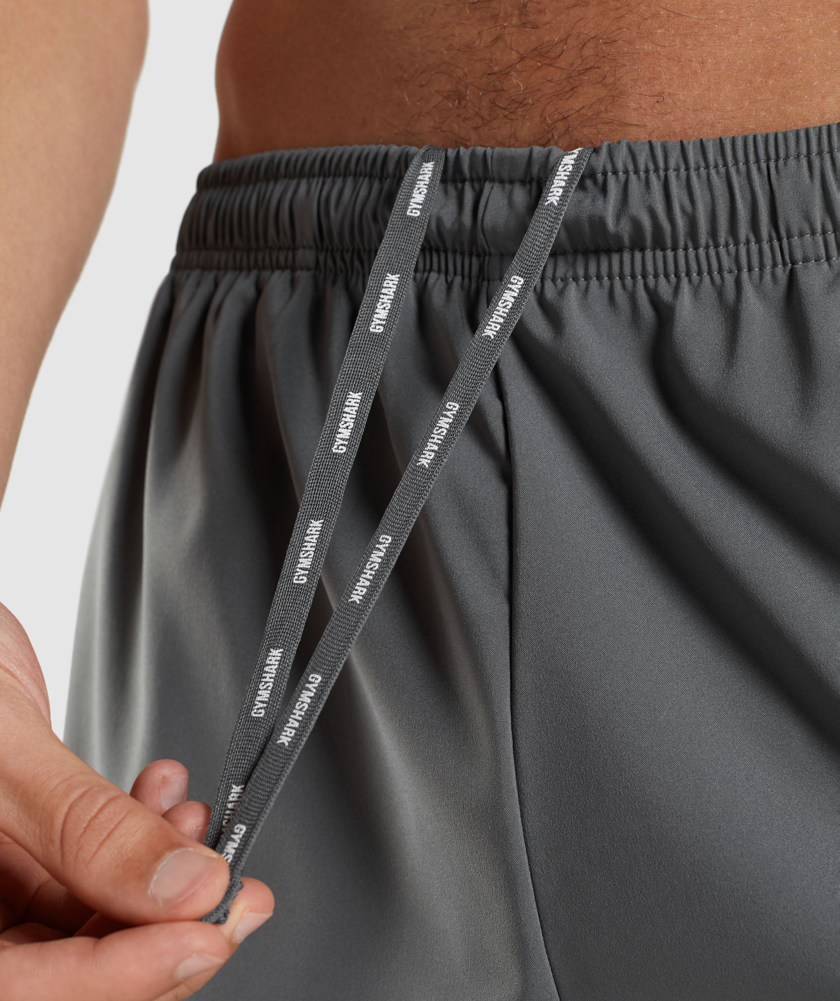 gymshark-arrival-5-shorts-charcoal-gsaw21