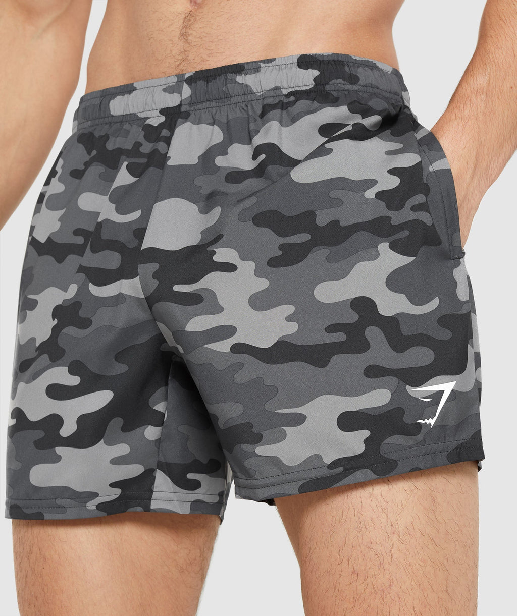 gymshark-arrival-5-shorts-grey-print-ss22