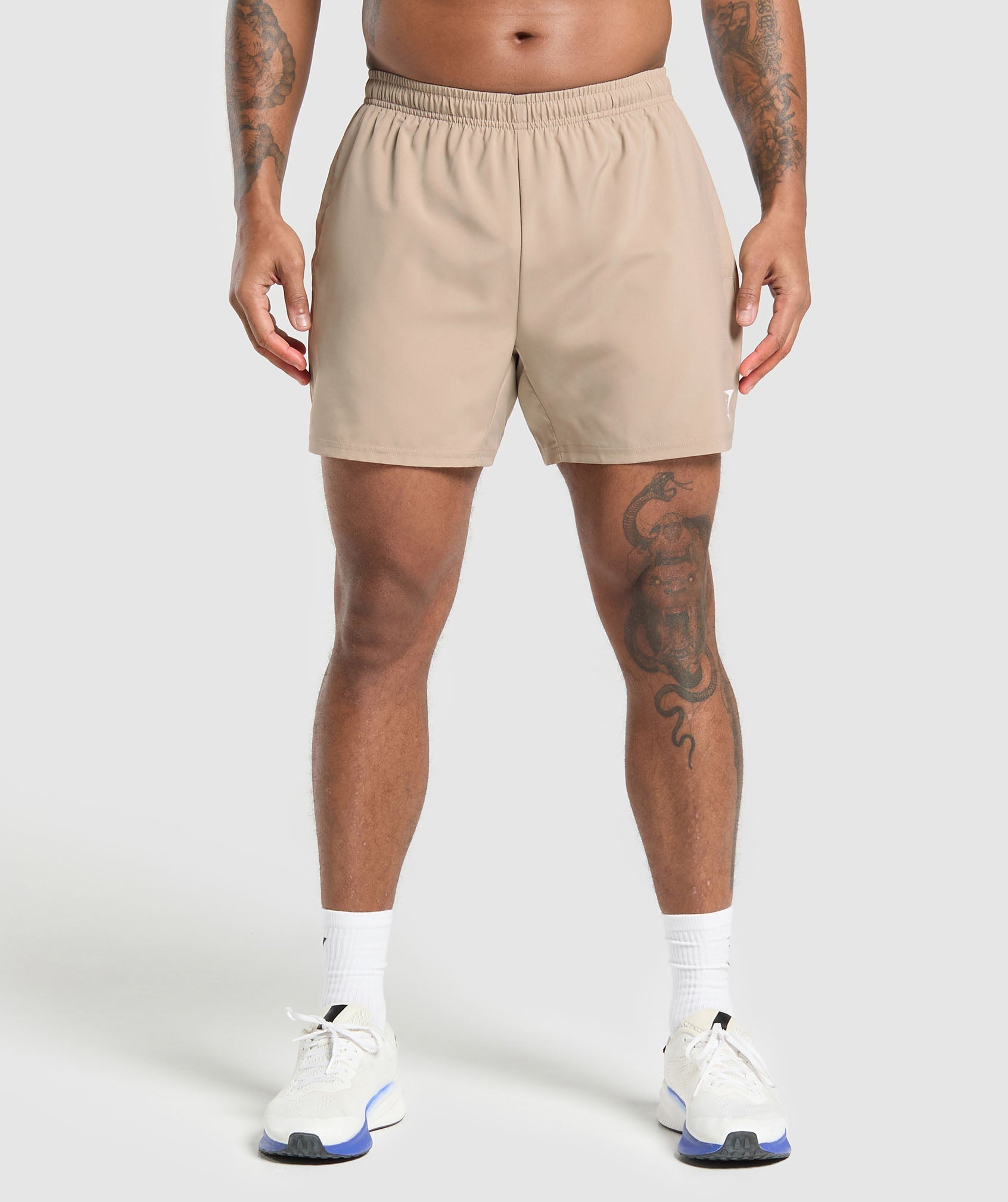 gymshark-arrival-5-shorts-cement-brown-ss25