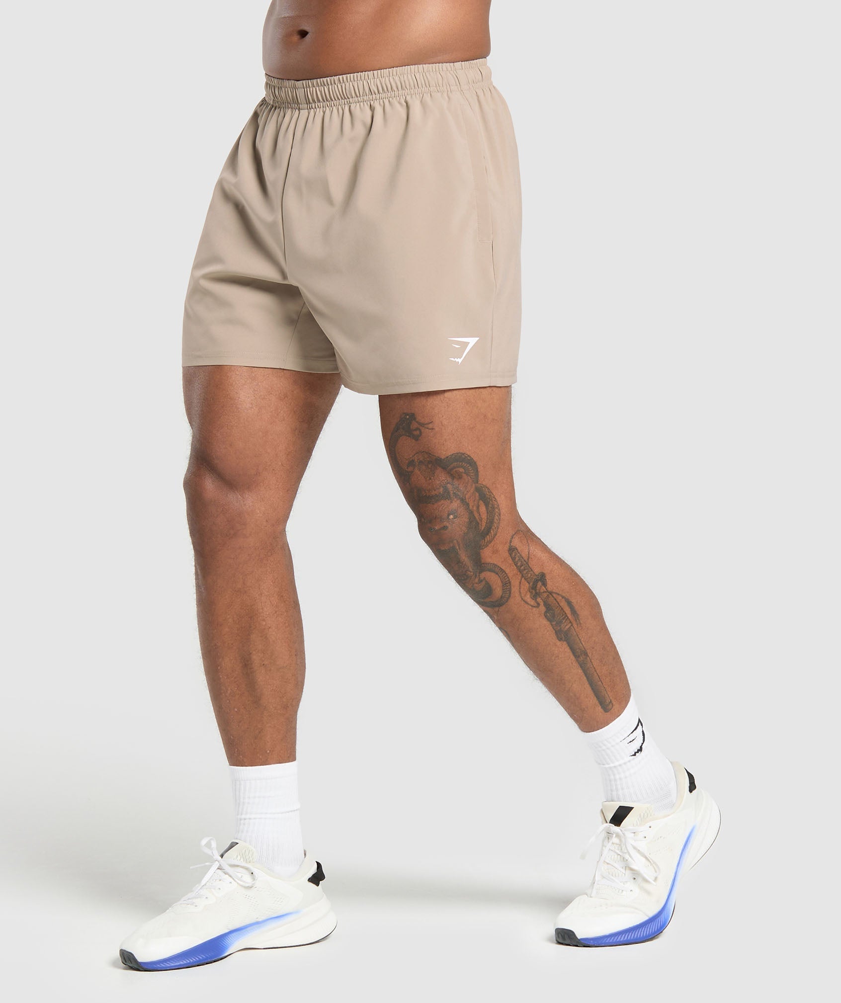 gymshark-arrival-5-shorts-cement-brown-ss25