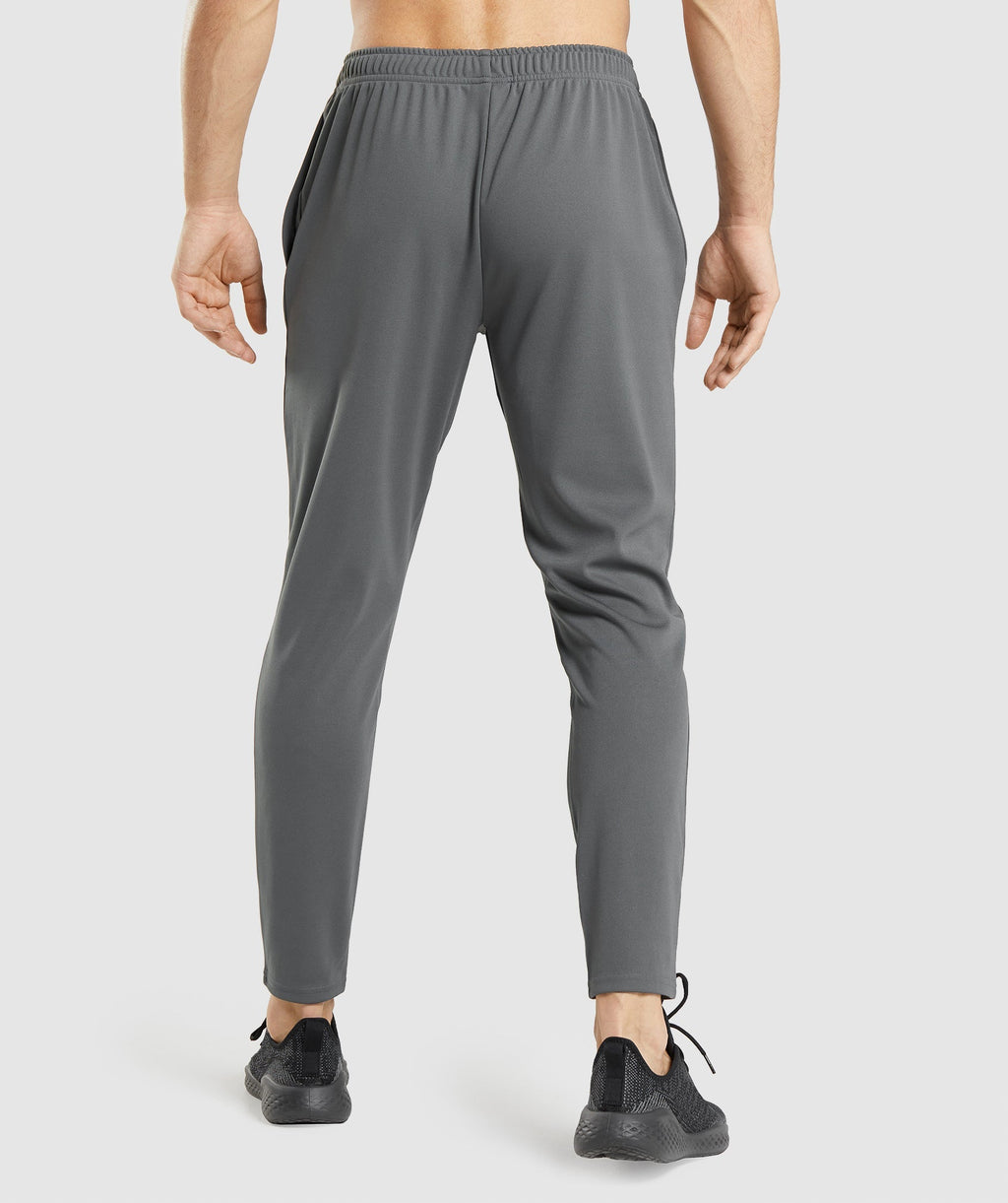 gymshark-arrival-knit-joggers-charcoal-grey-ss22