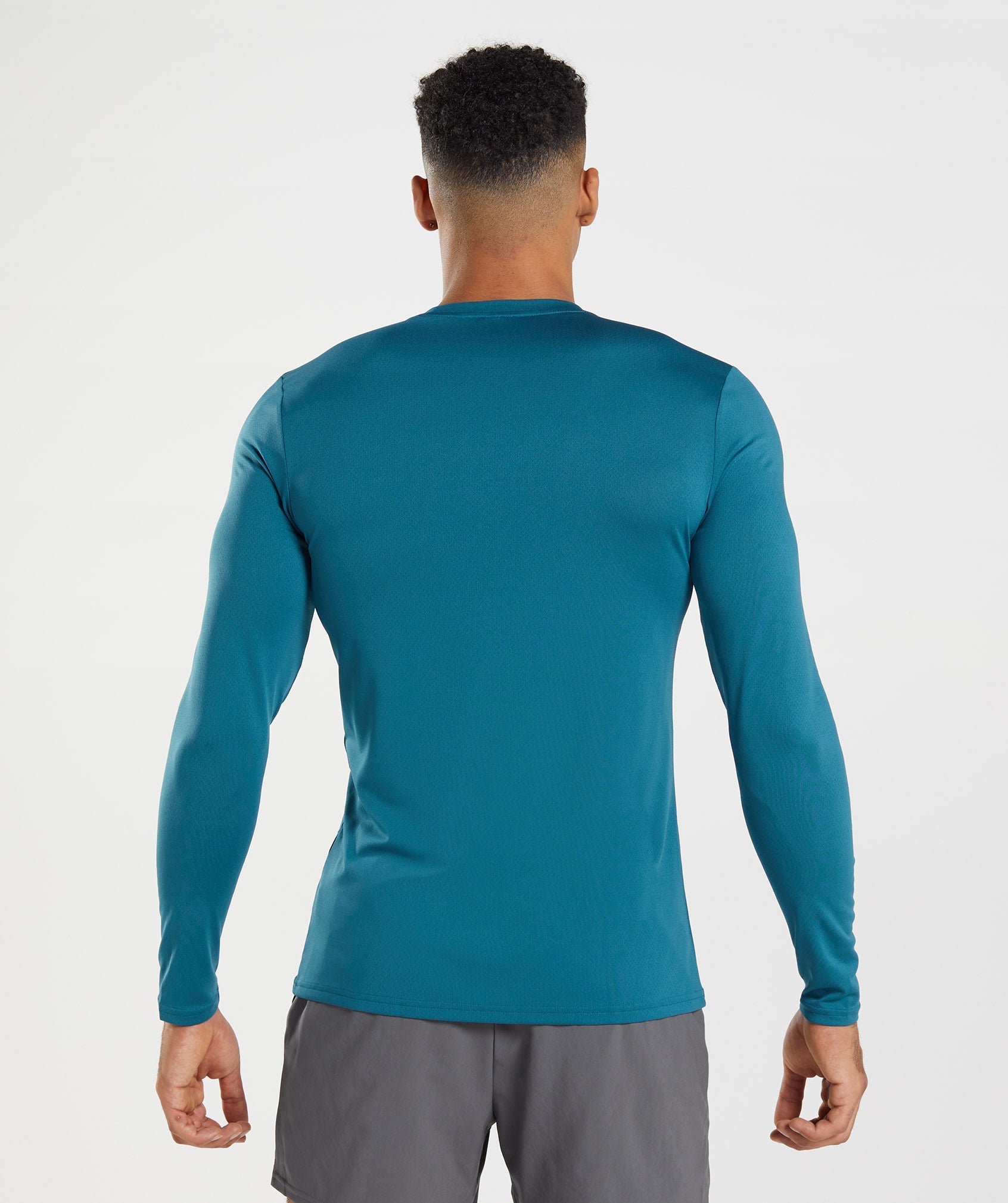 gymshark-arrival-long-sleeve-t-shirt-atlantic-blue-aw22