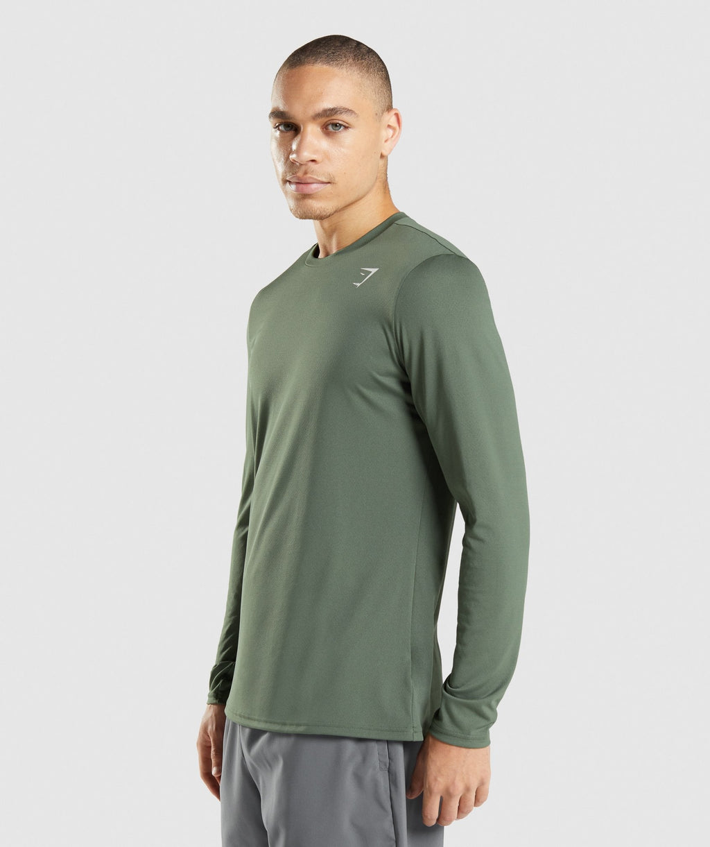 gymshark-arrival-long-sleeve-t-shirt-green-gsaw21