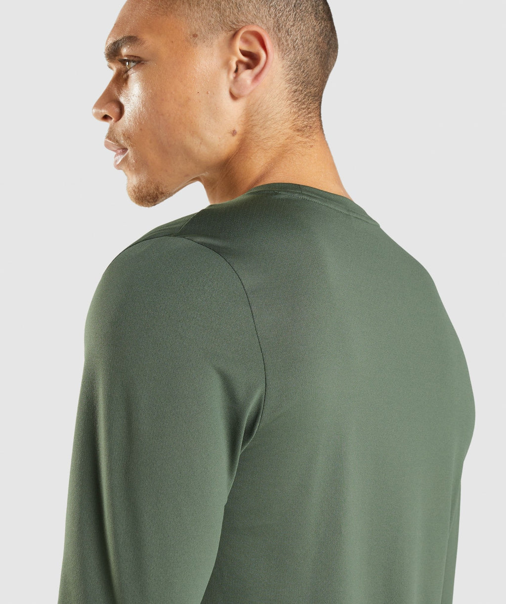 gymshark-arrival-long-sleeve-t-shirt-green-gsaw21