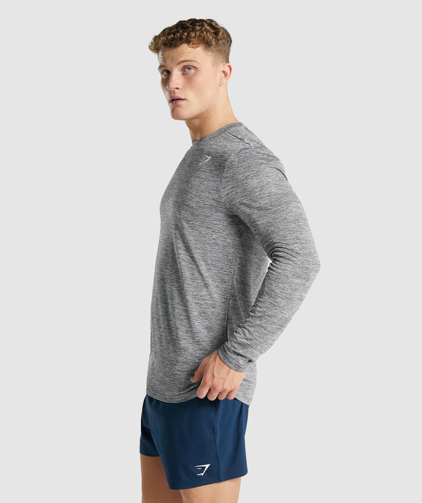 gymshark-arrival-marl-long-sleeve-t-shirt-charcoal-marl-aw21