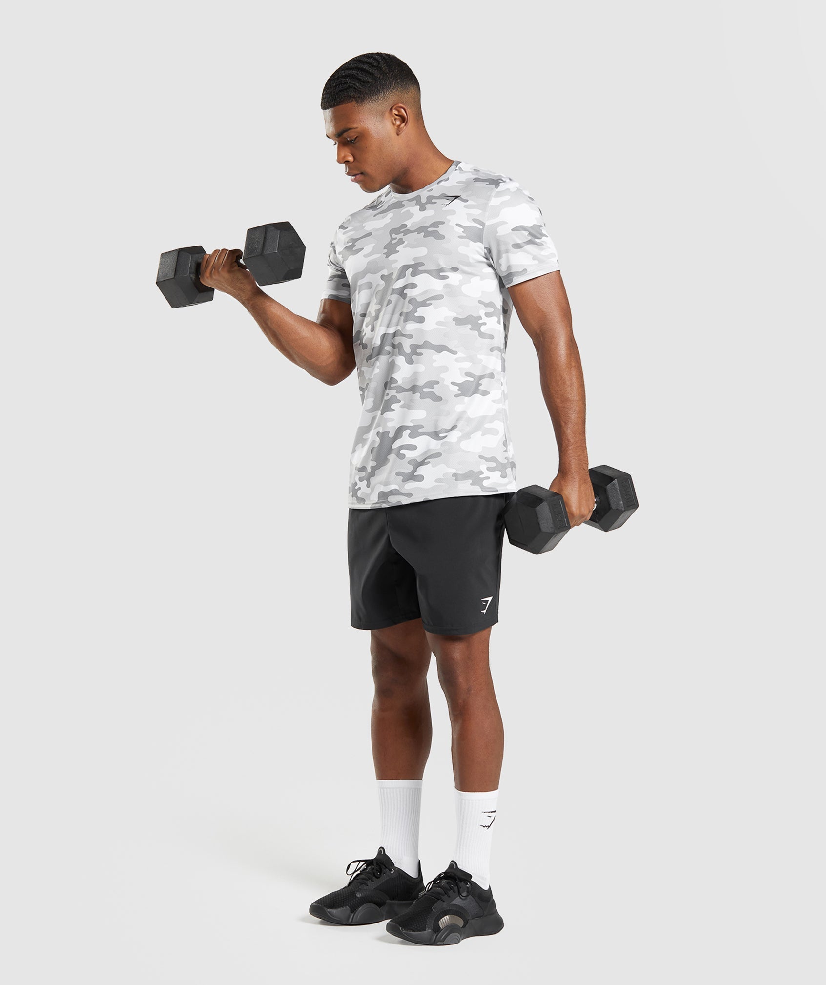 gymshark-arrival-t-shirt-light-grey-camo-ss22