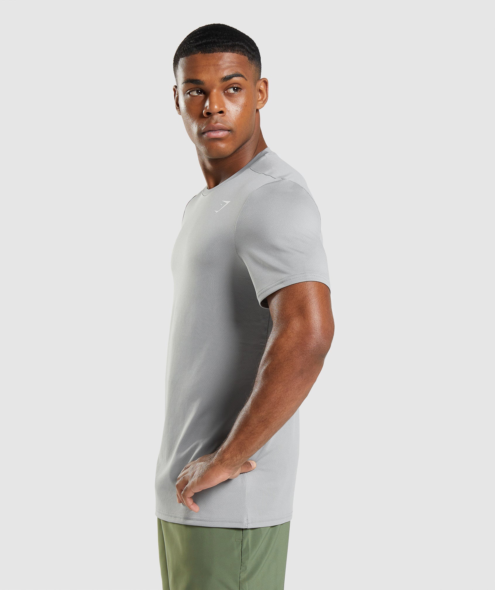 gymshark-arrival-t-shirt-smokey-grey-ss22
