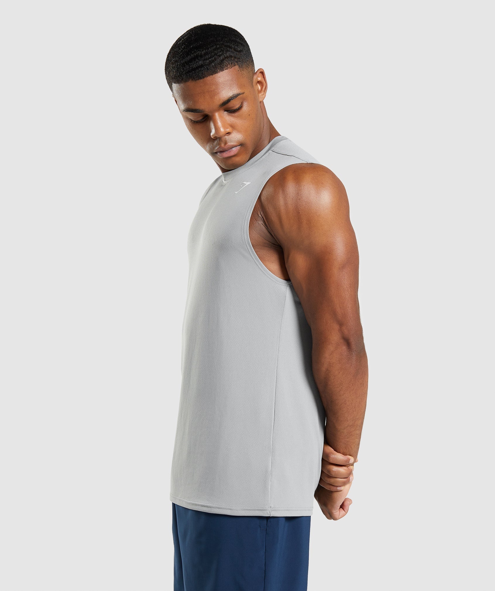 gymshark-arrival-sleeveless-t-shirt-smokey-grey-ss22