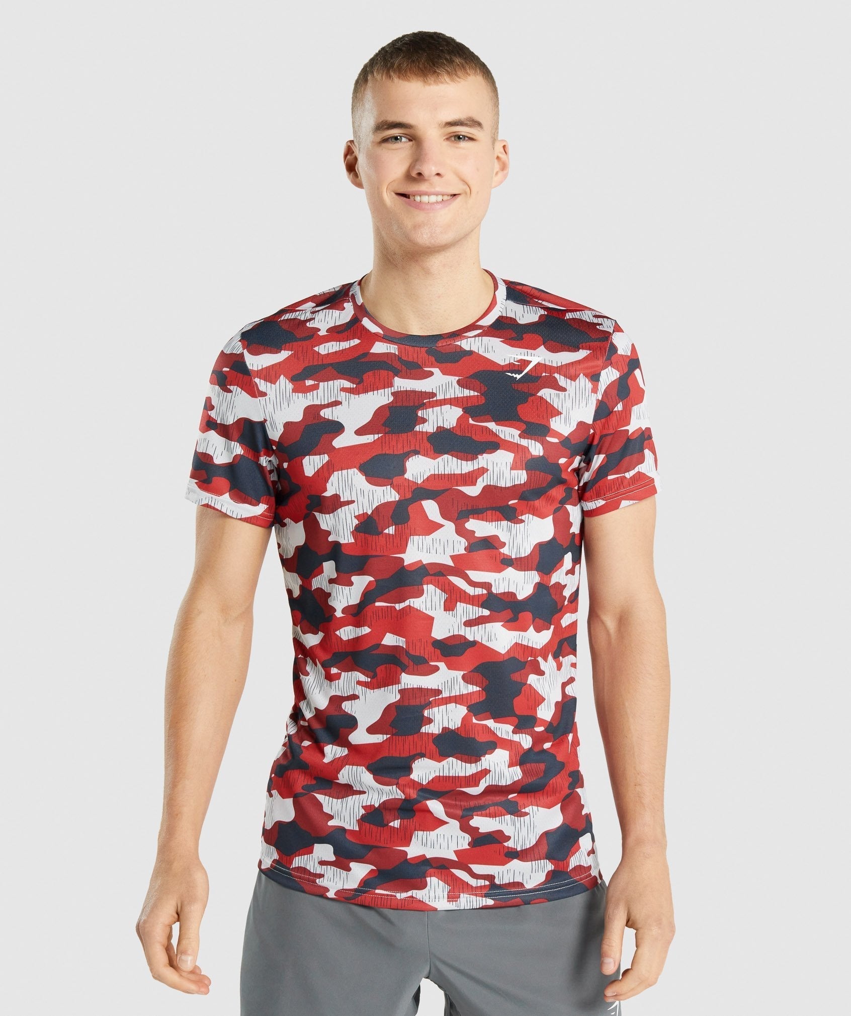 gymshark-arrival-t-shirt-red-print-gsaw21