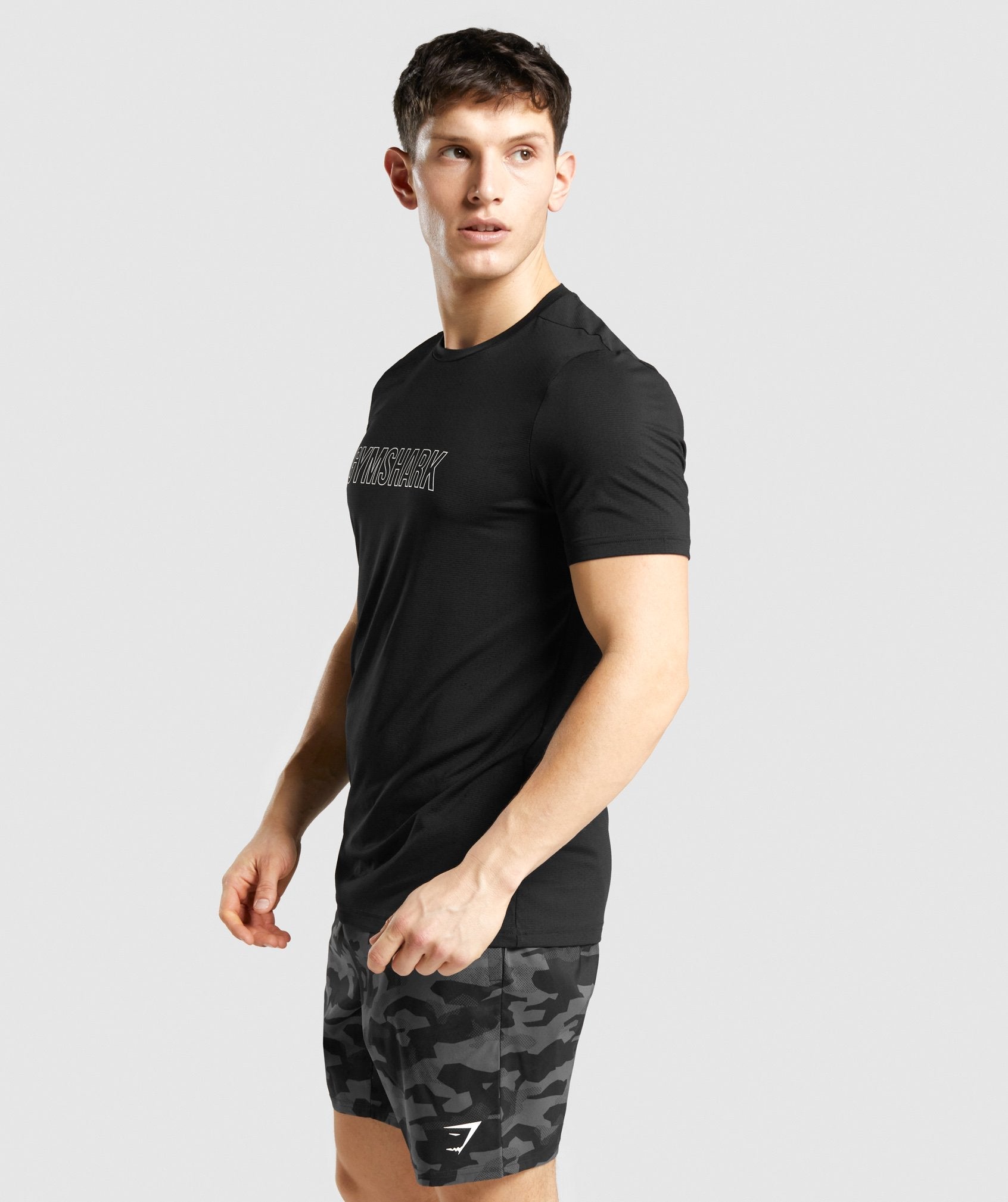 gymshark-arrival-graphic-t-shirt-black-white-logo