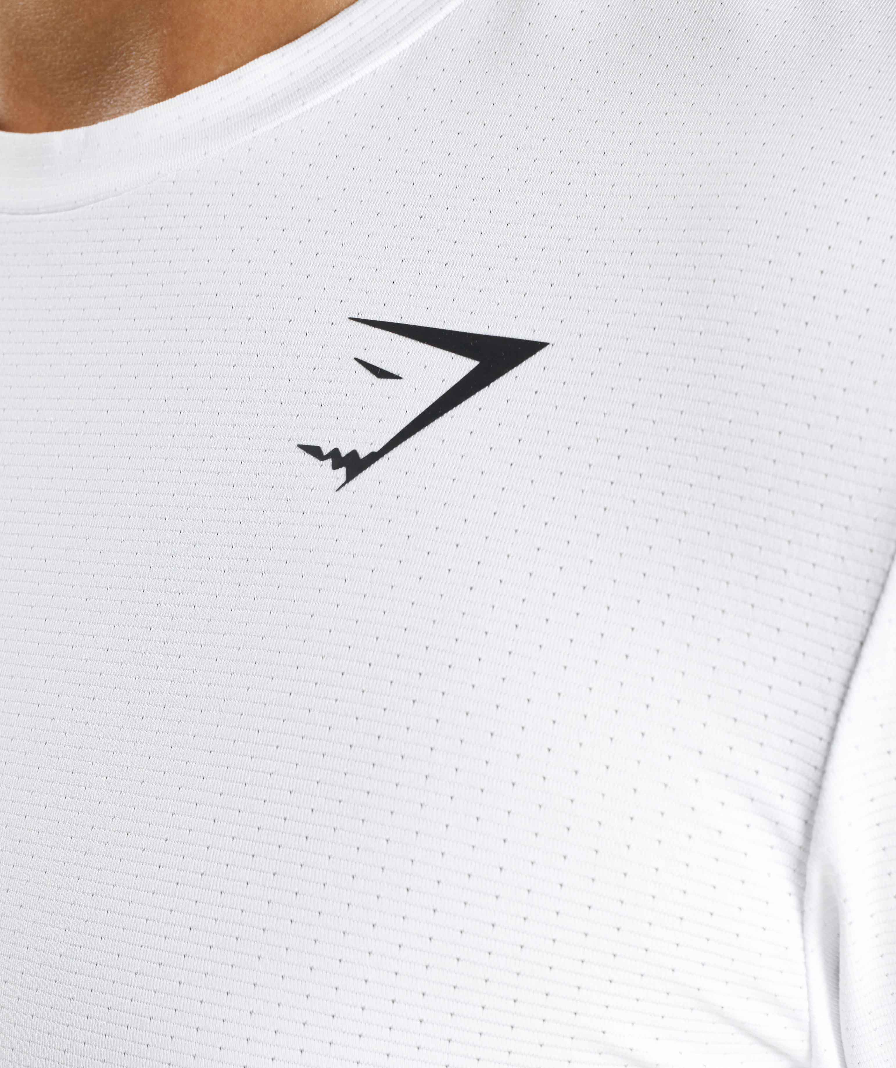 gymshark-arrival-t-shirt-white-black-logo