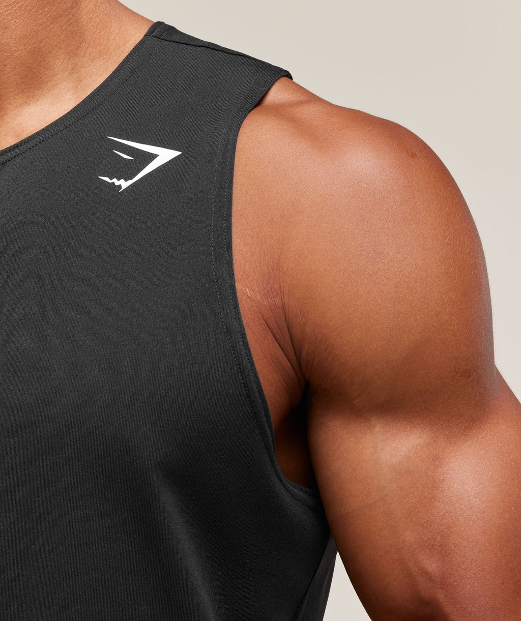 gymshark-arrival-tank-black-ss22