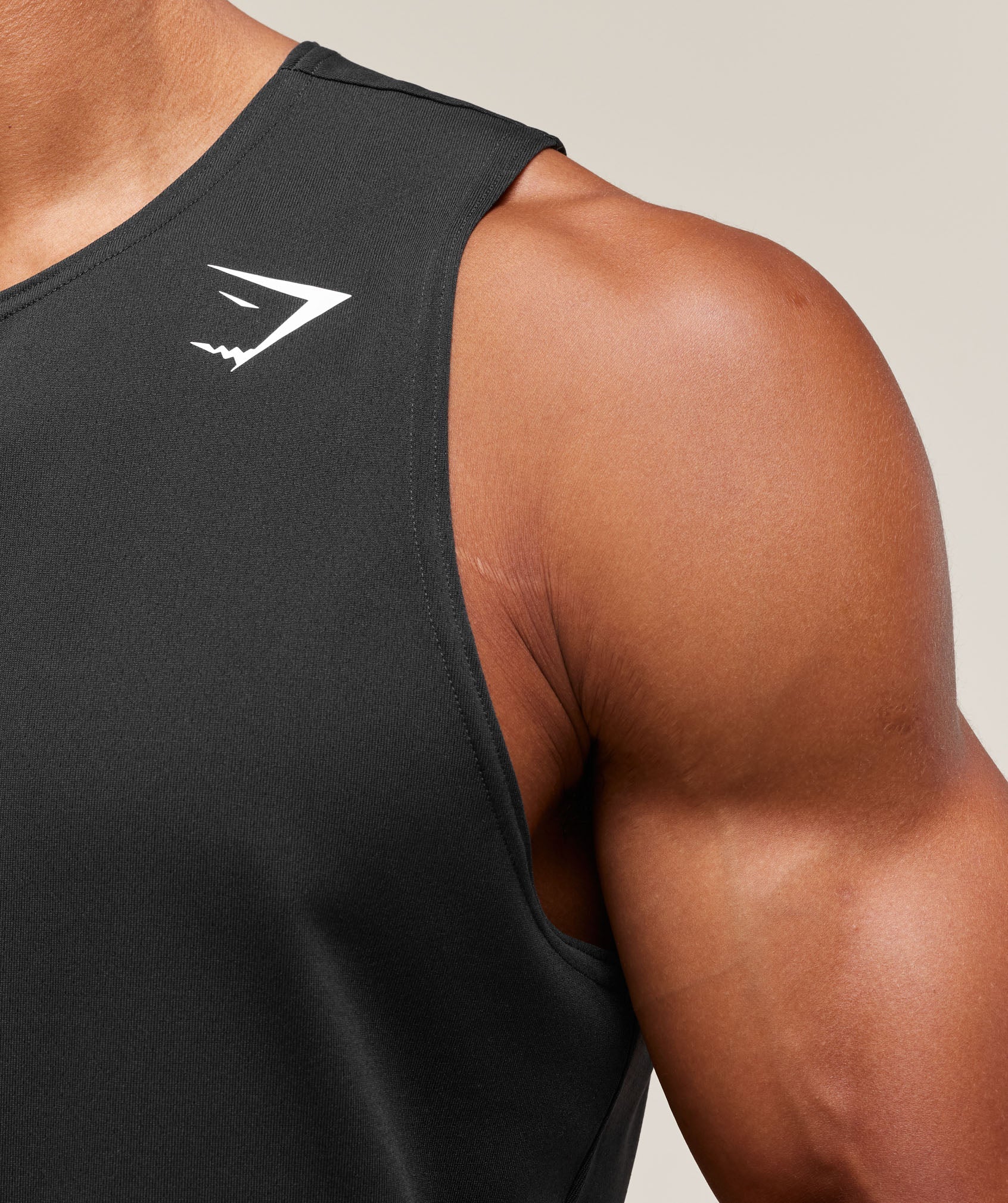 gymshark-arrival-tank-black-ss22