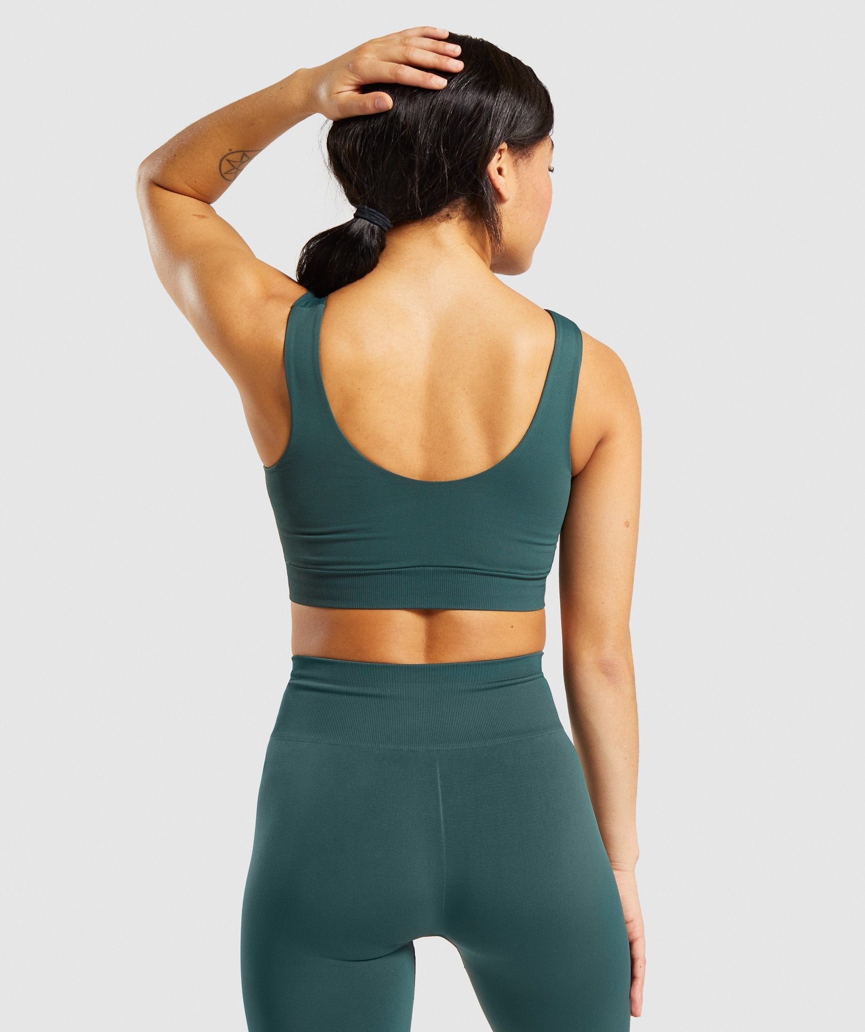 gymshark-breeze-lightweight-seamless-sports-bra-dark-green