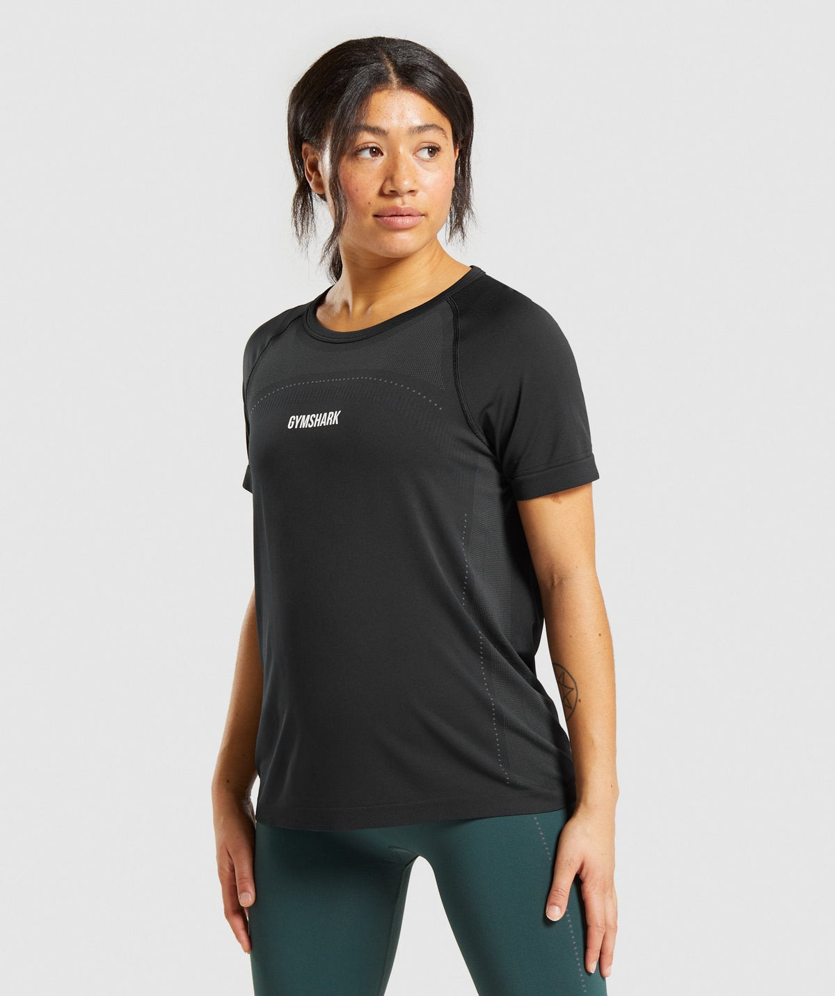 gymshark-breeze-lightweight-seamless-t-shirt-black