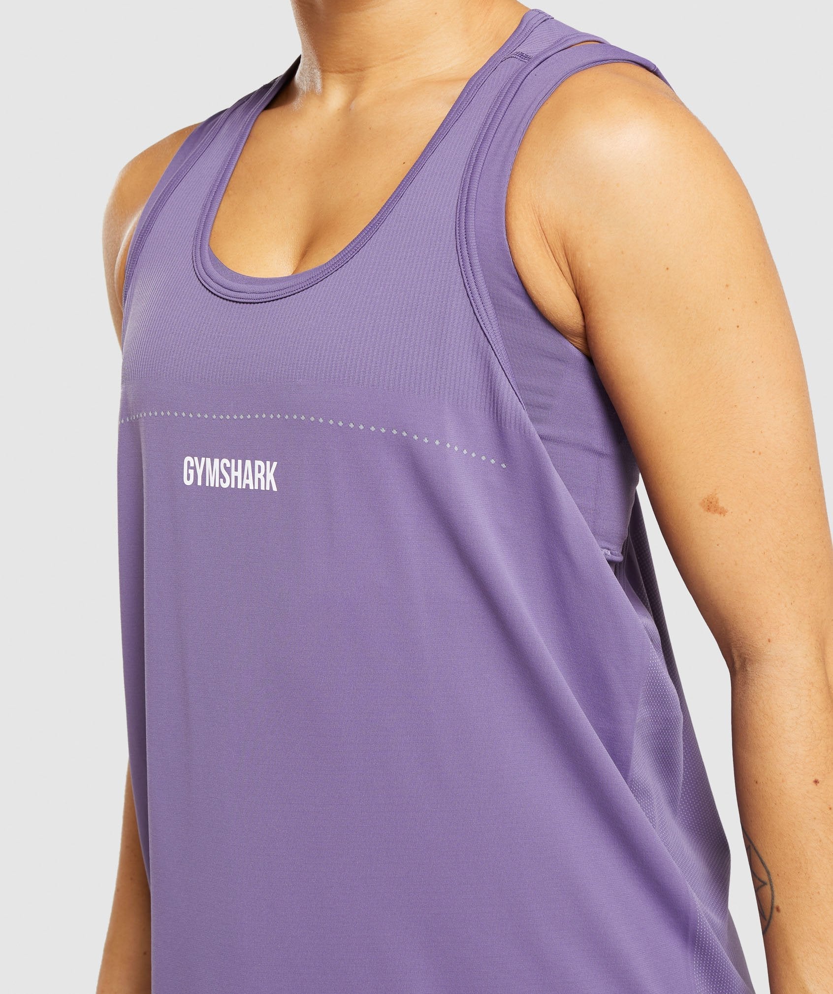 gymshark-breeze-lightweight-seamless-vest-purple