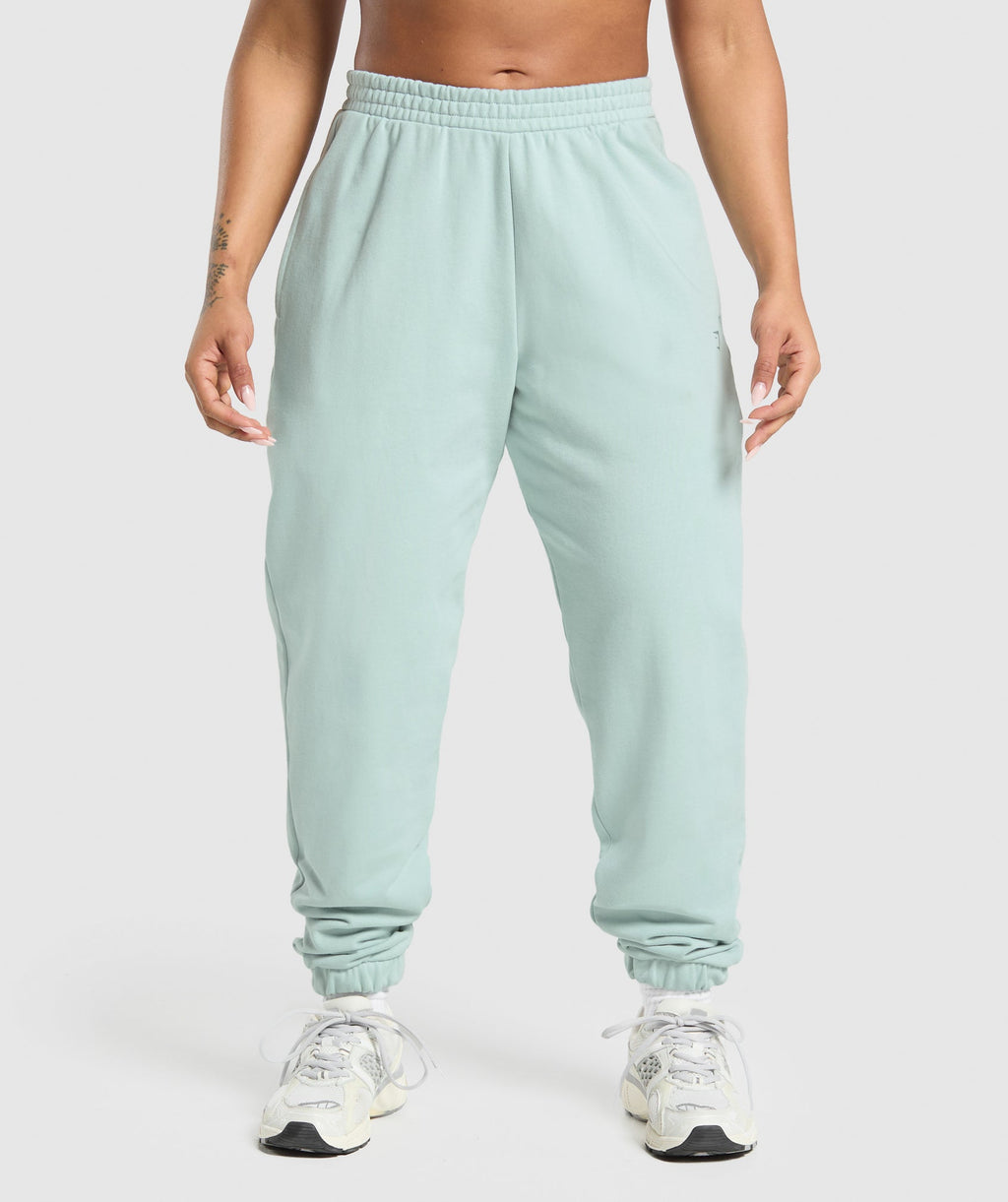 gymshark-back-gains-graphic-joggers-morning-blue-ss25