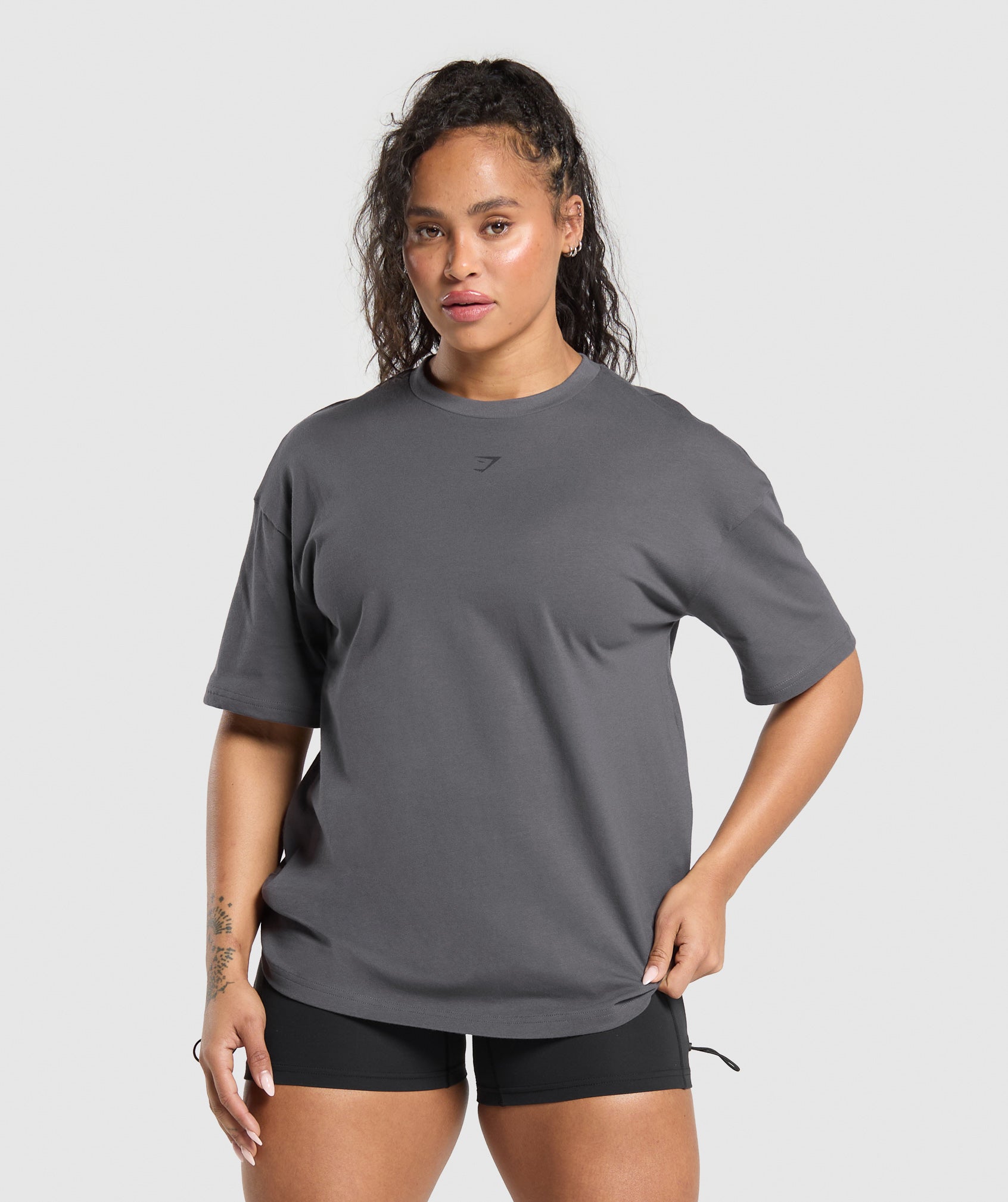 gymshark-back-gains-graphic-oversized-tee-graphite-grey-ss25