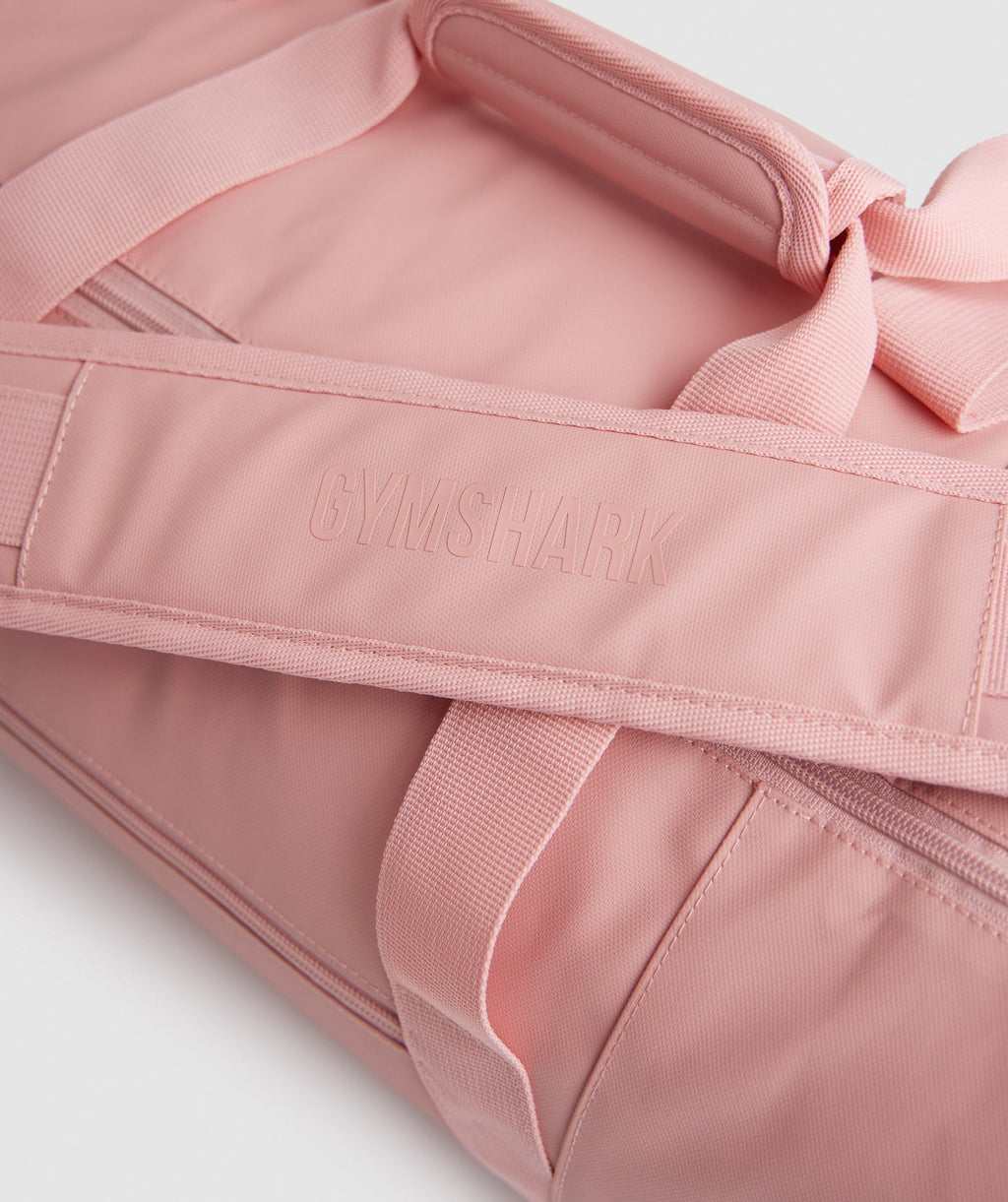 gymshark-barrel-bag-paige-pink-ss22