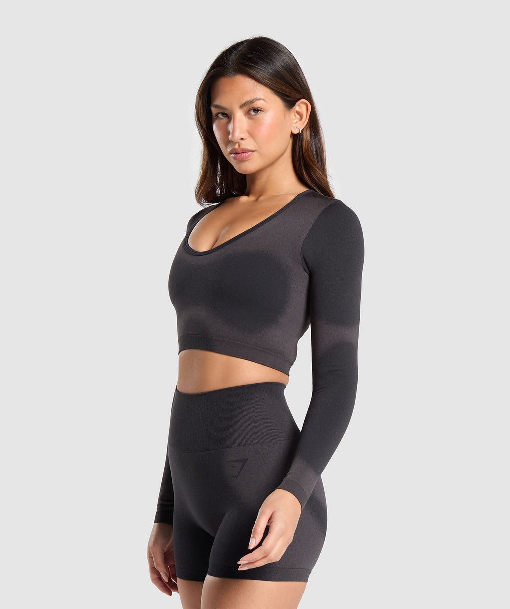 gymshark-blur-seamless-long-sleeve-crop-top-black-asphalt-grey-ss24