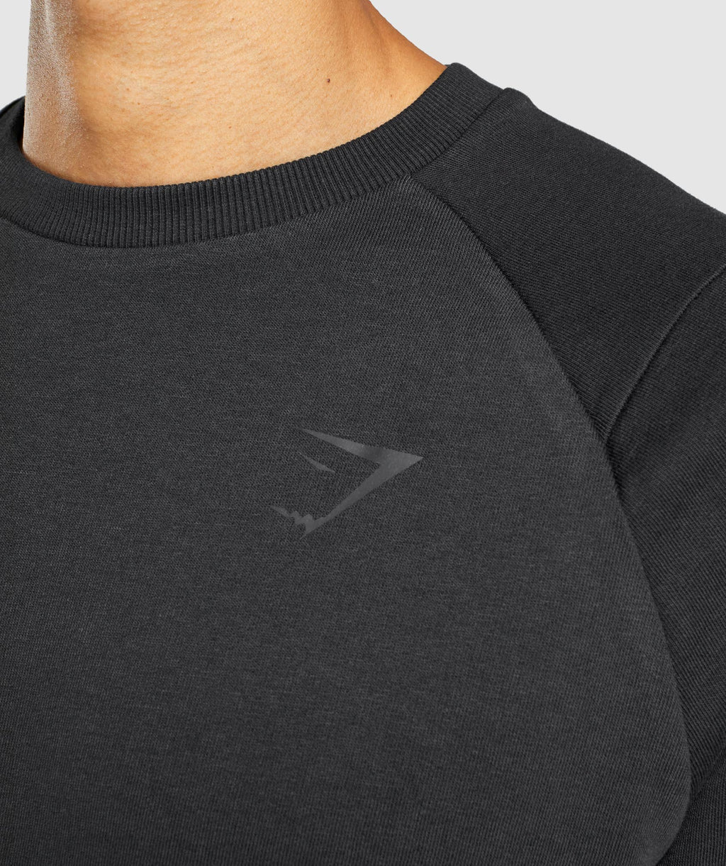 gymshark-bold-crew-black-aw21