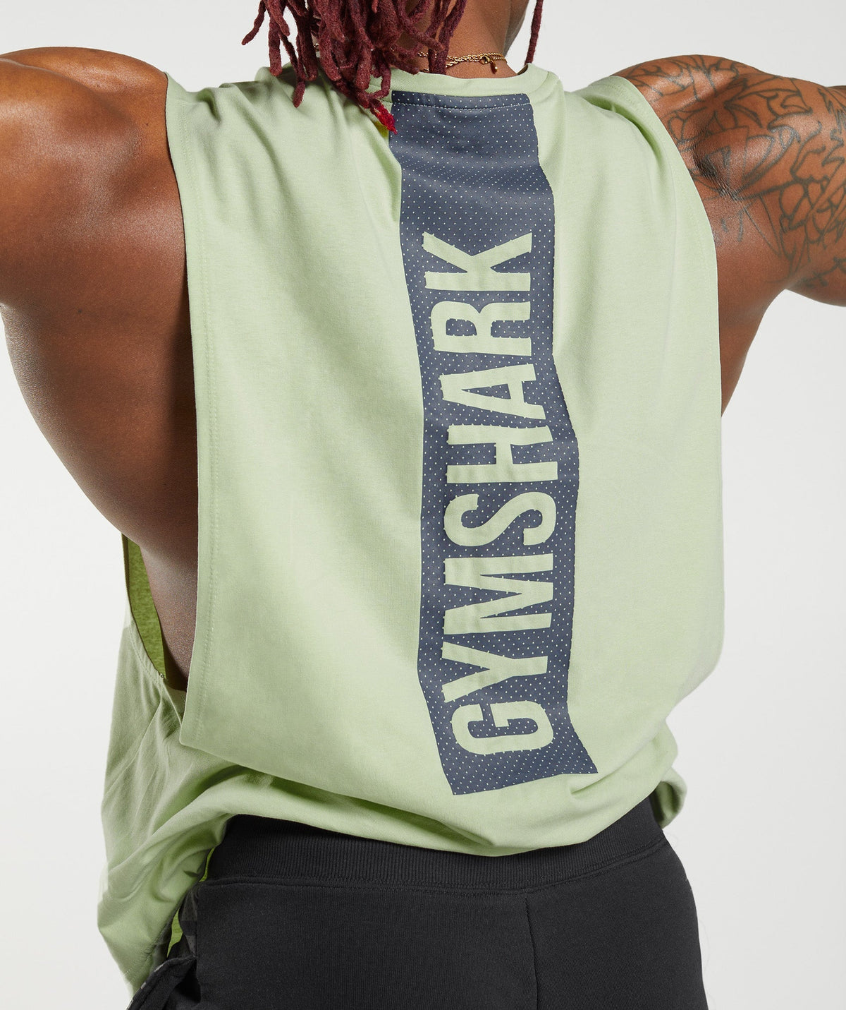 gymshark-bold-drop-arm-tank-flora-green-ss23