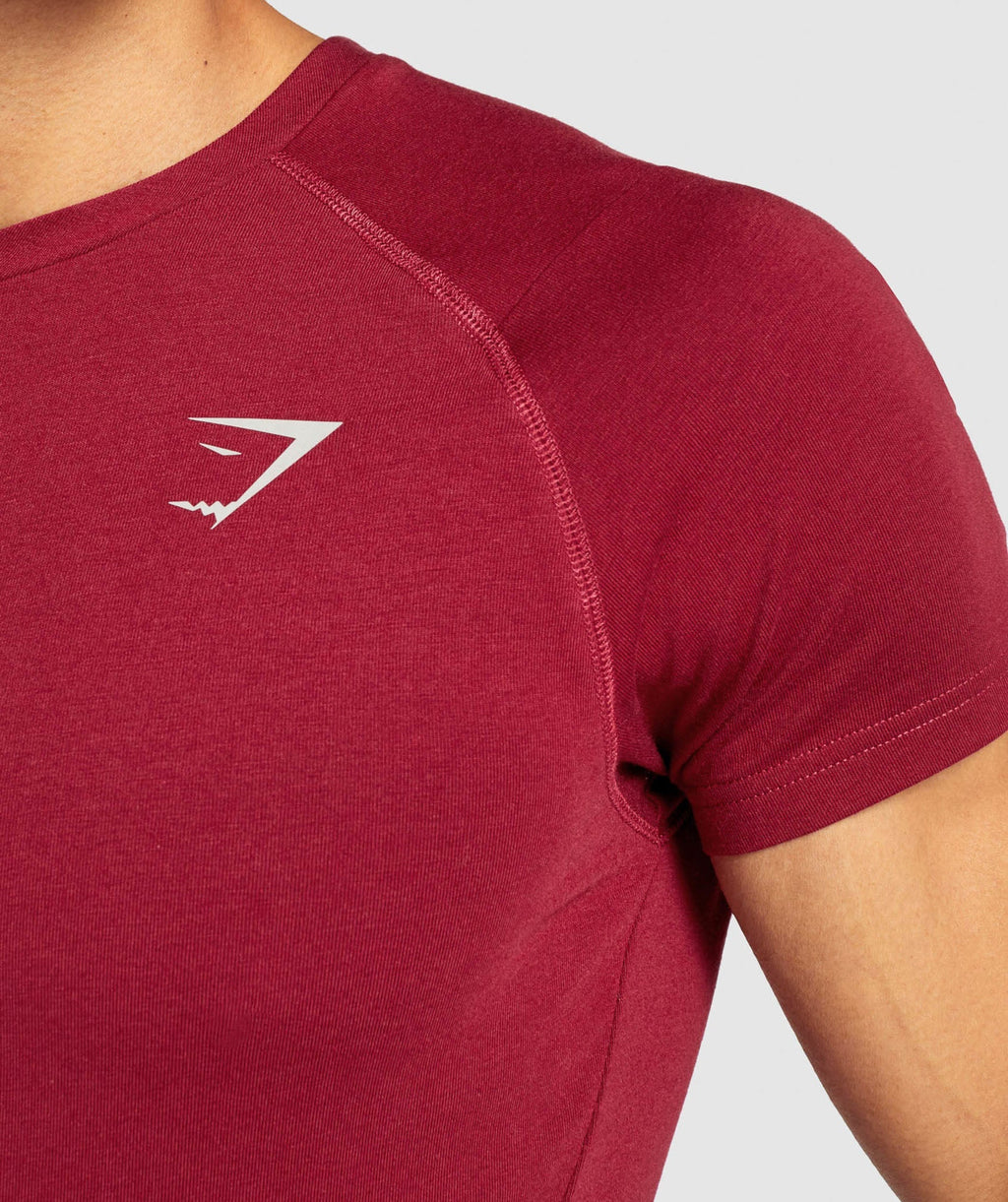 gymshark-bold-muscle-fit-t-shirt-burgundy-aw21
