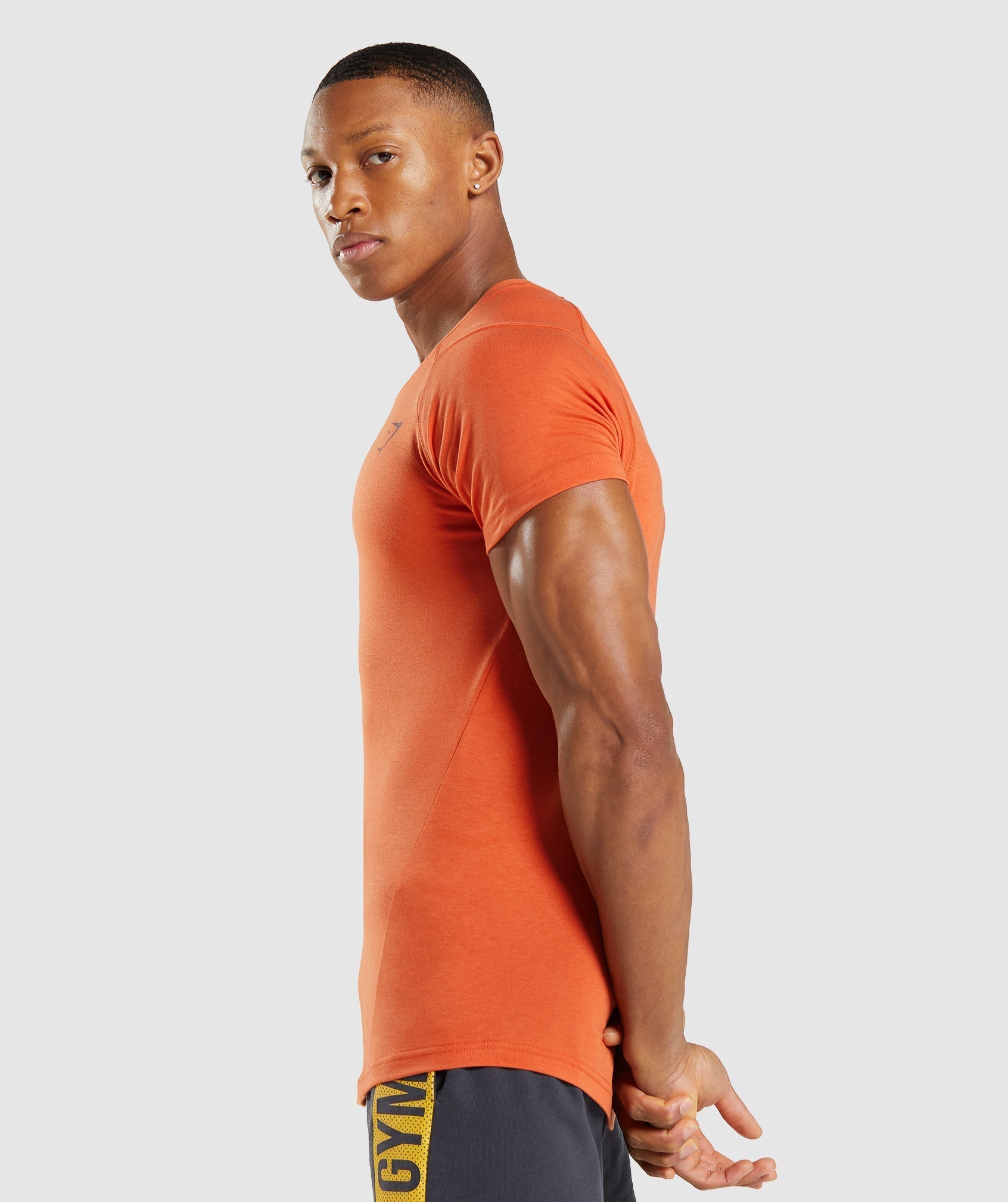 gymshark-bold-t-shirt-clay-orange-ss22-1