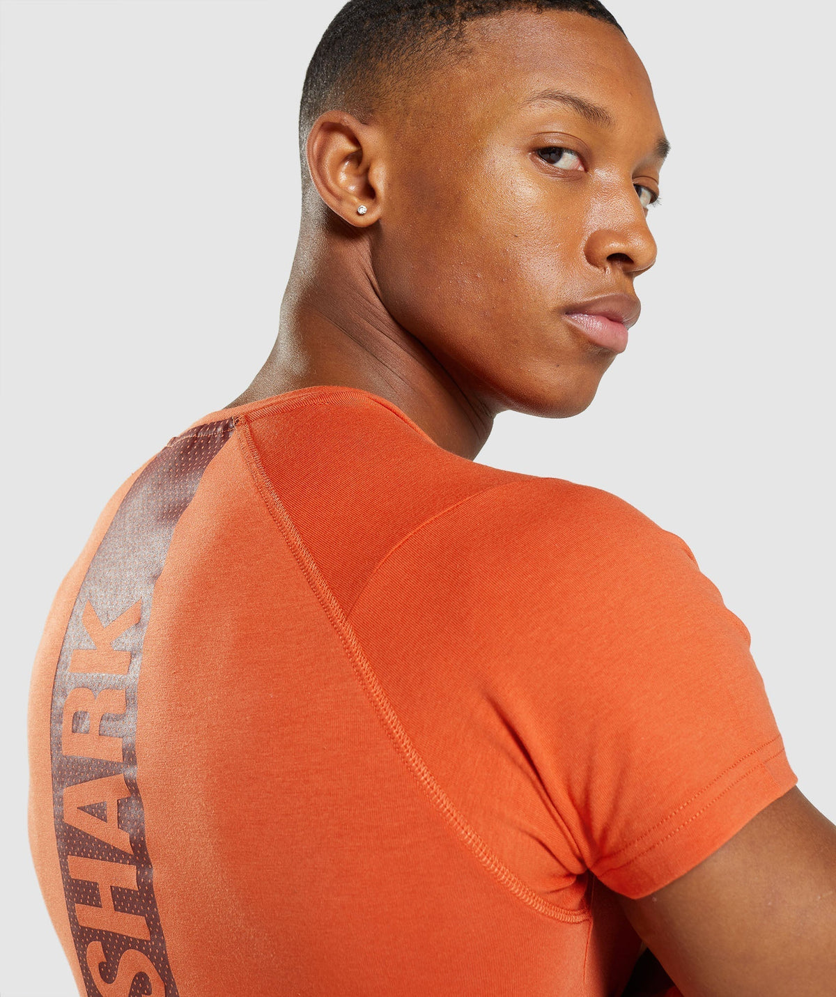 gymshark-bold-t-shirt-clay-orange-ss22-1