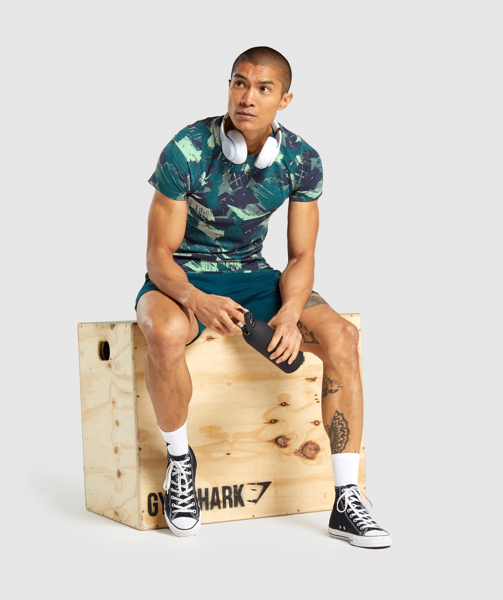 gymshark-bold-muscle-fit-t-shirt-green-print-aw21