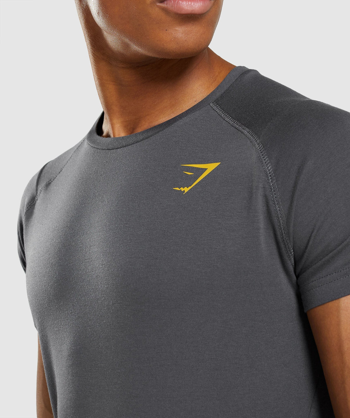 gymshark-bold-t-shirt-onyx-grey-ss22-1