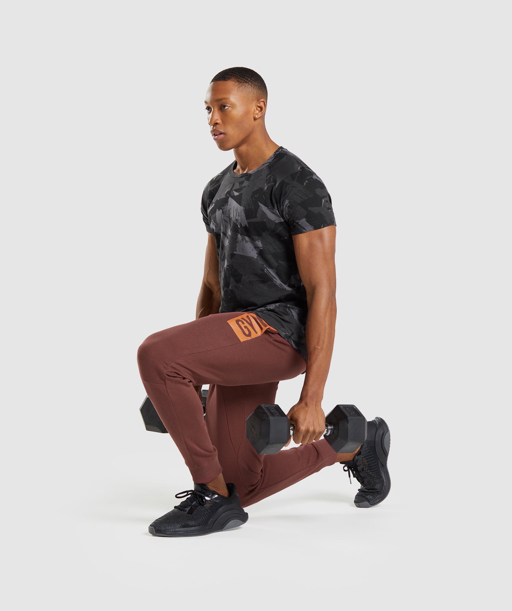 gymshark-bold-t-shirt-grey-print-ss22-1