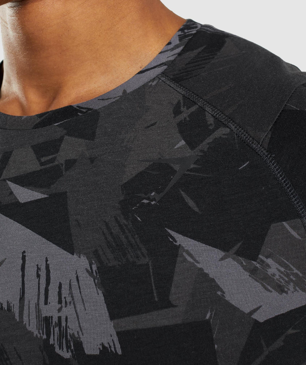 gymshark-bold-t-shirt-grey-print-ss22-1