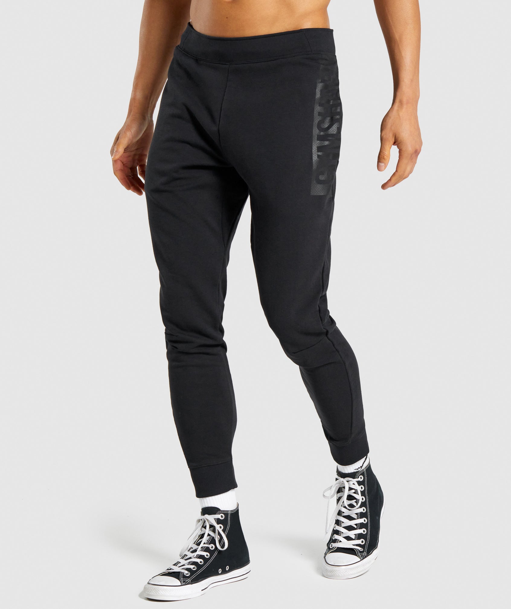 gymshark-bold-joggers-black-aw21