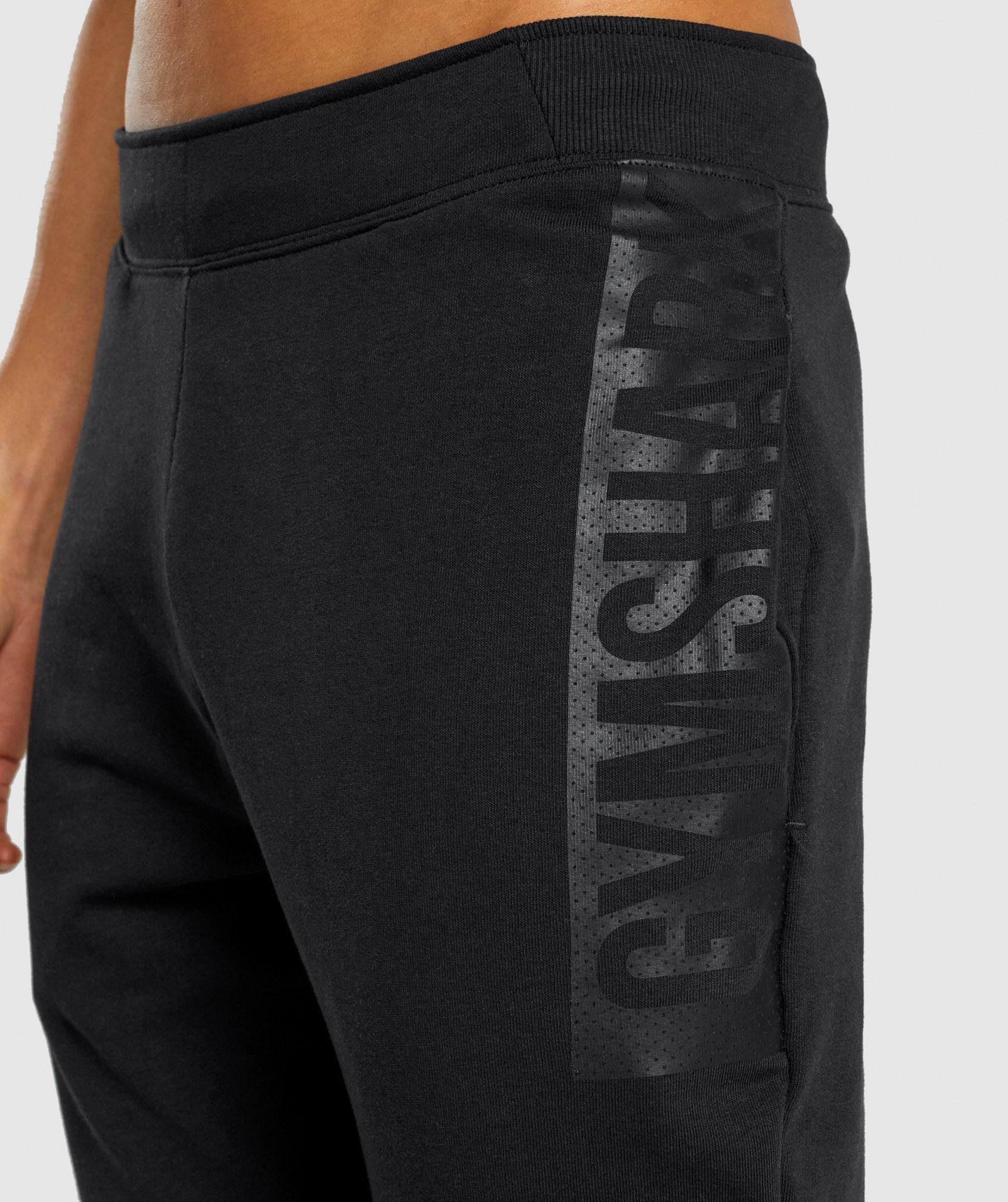 gymshark-bold-joggers-black-aw21