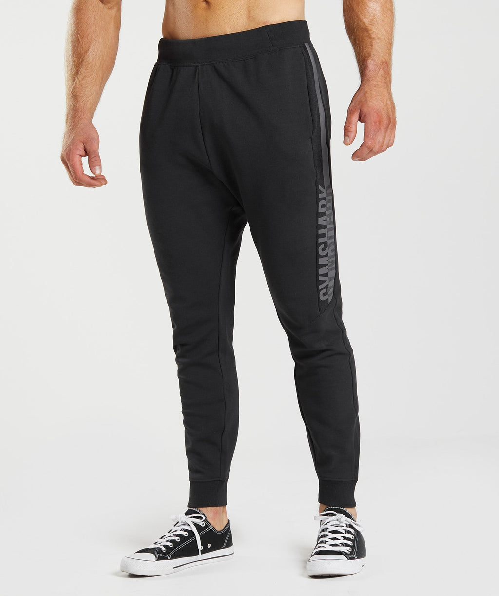 gymshark-bold-react-joggers-black-aw22
