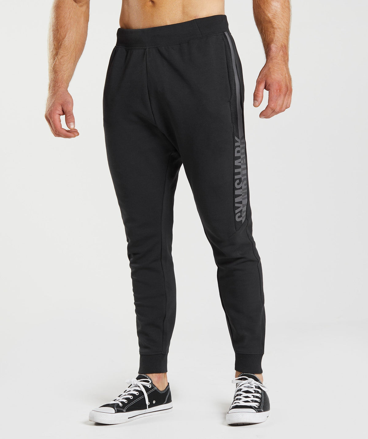 gymshark-bold-react-joggers-black-aw22