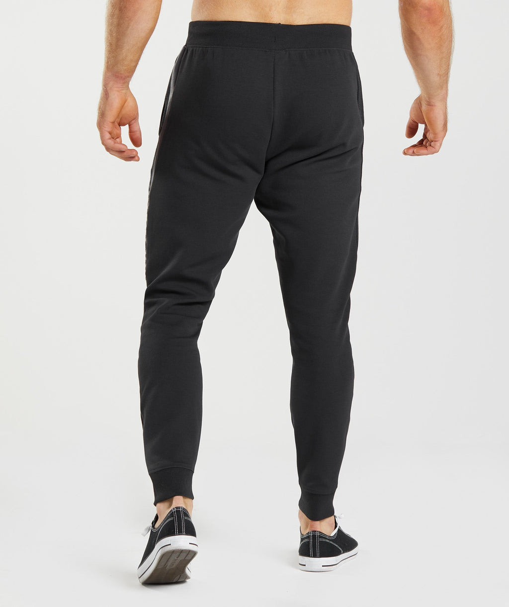 gymshark-bold-react-joggers-black-aw22